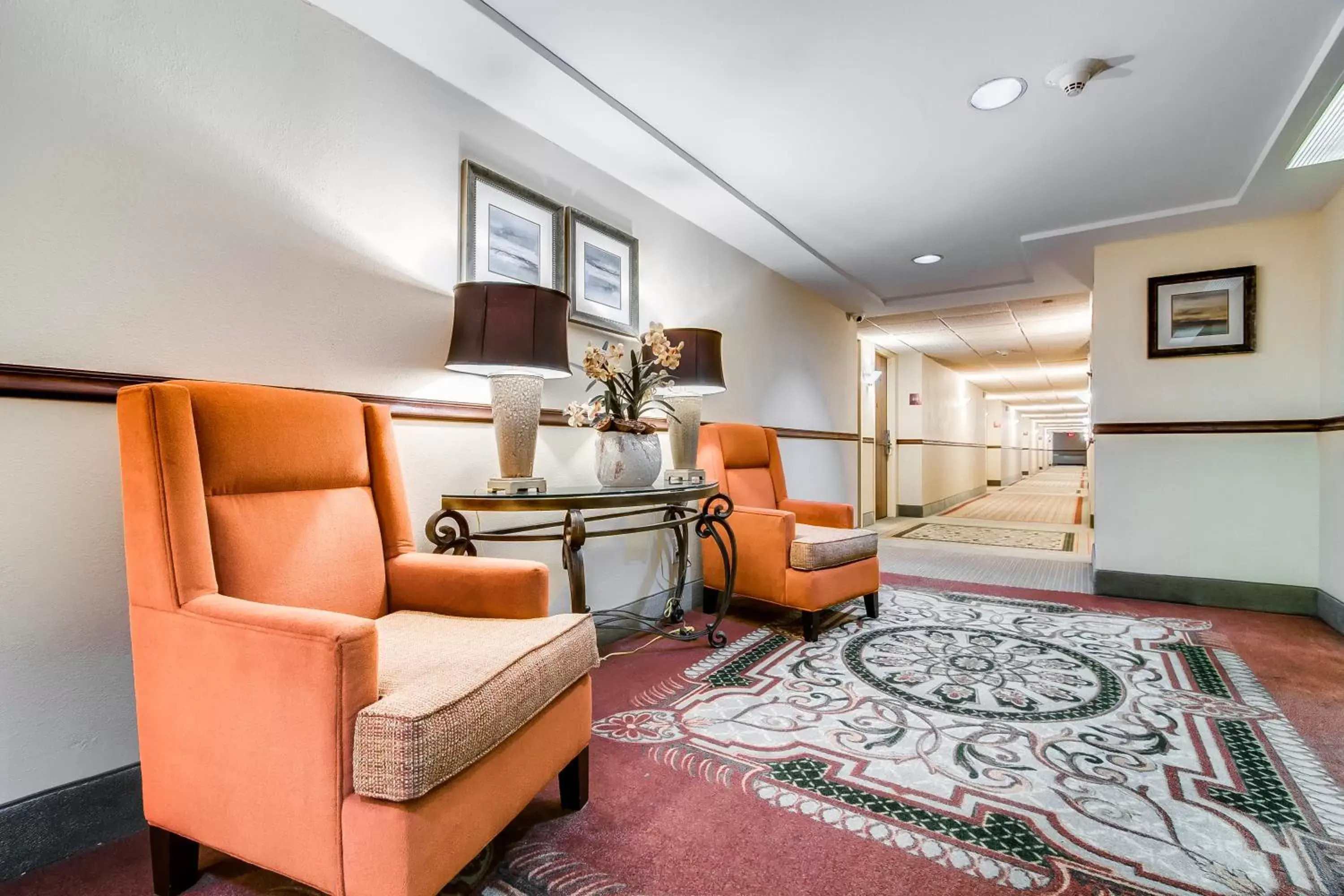 Lobby or reception, Seating Area in Ramada Plaza by Wyndham Atlanta Airport