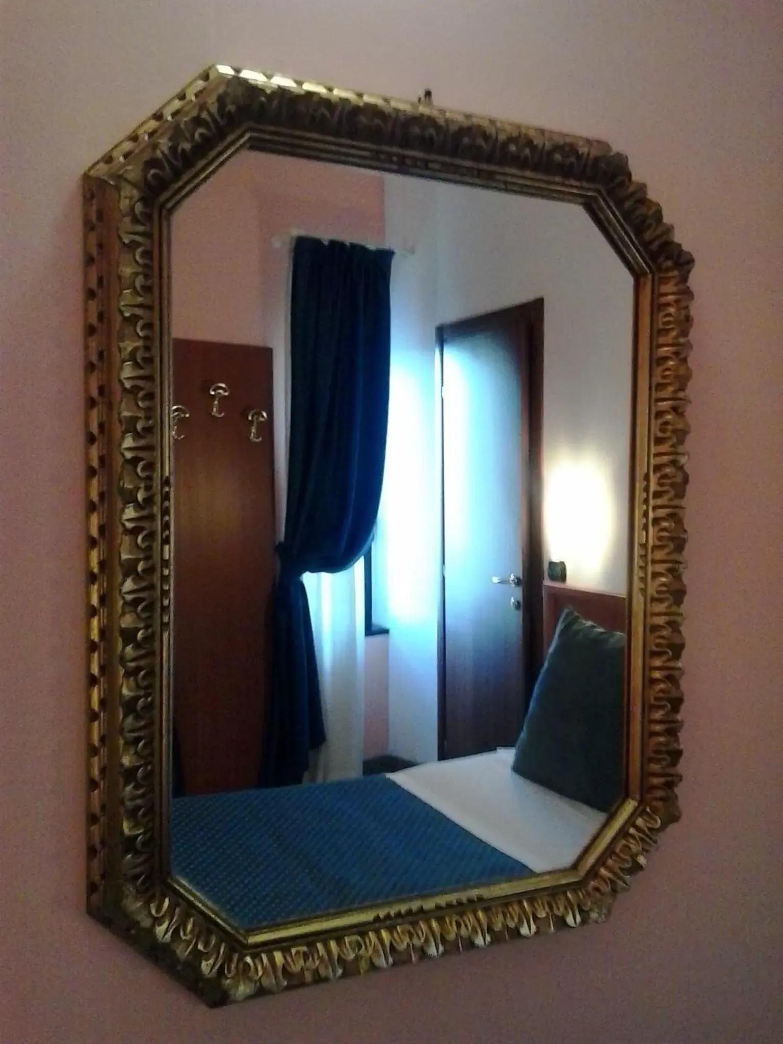 Decorative detail, Bed in Hotel San Giorgio