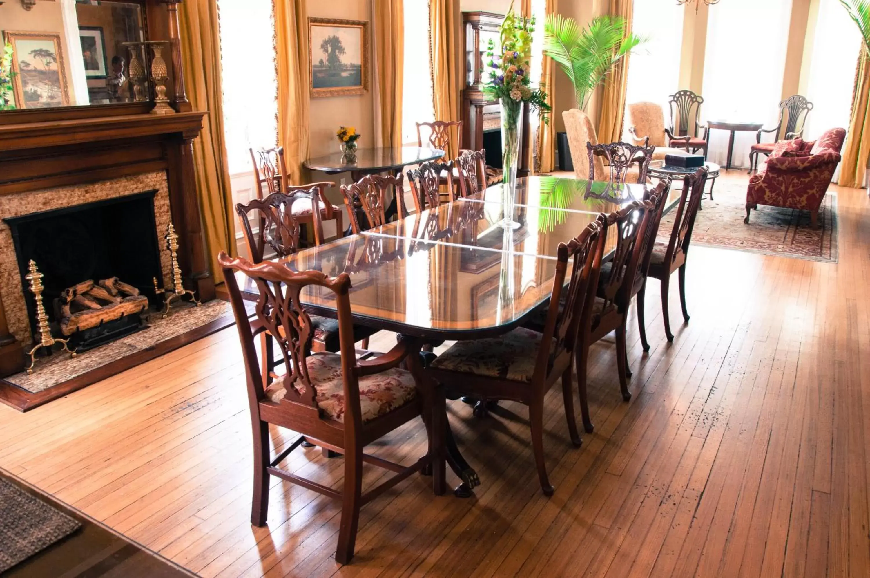 Food, Restaurant/Places to Eat in Kehoe House, Historic Inns of Savannah Collection