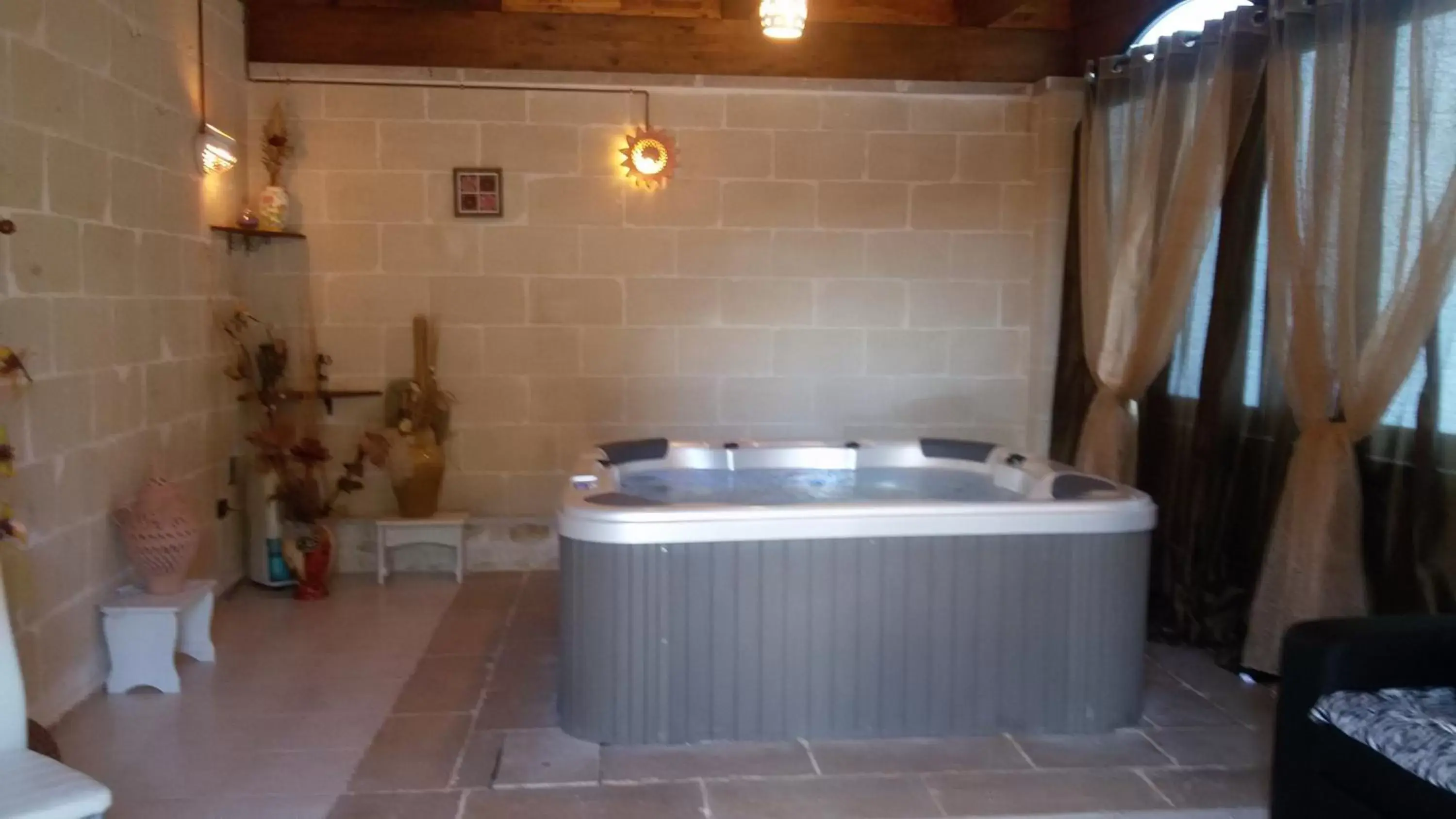 Hot Tub, Bathroom in L'Isola Felice e Trulli Sotto Le Stelle