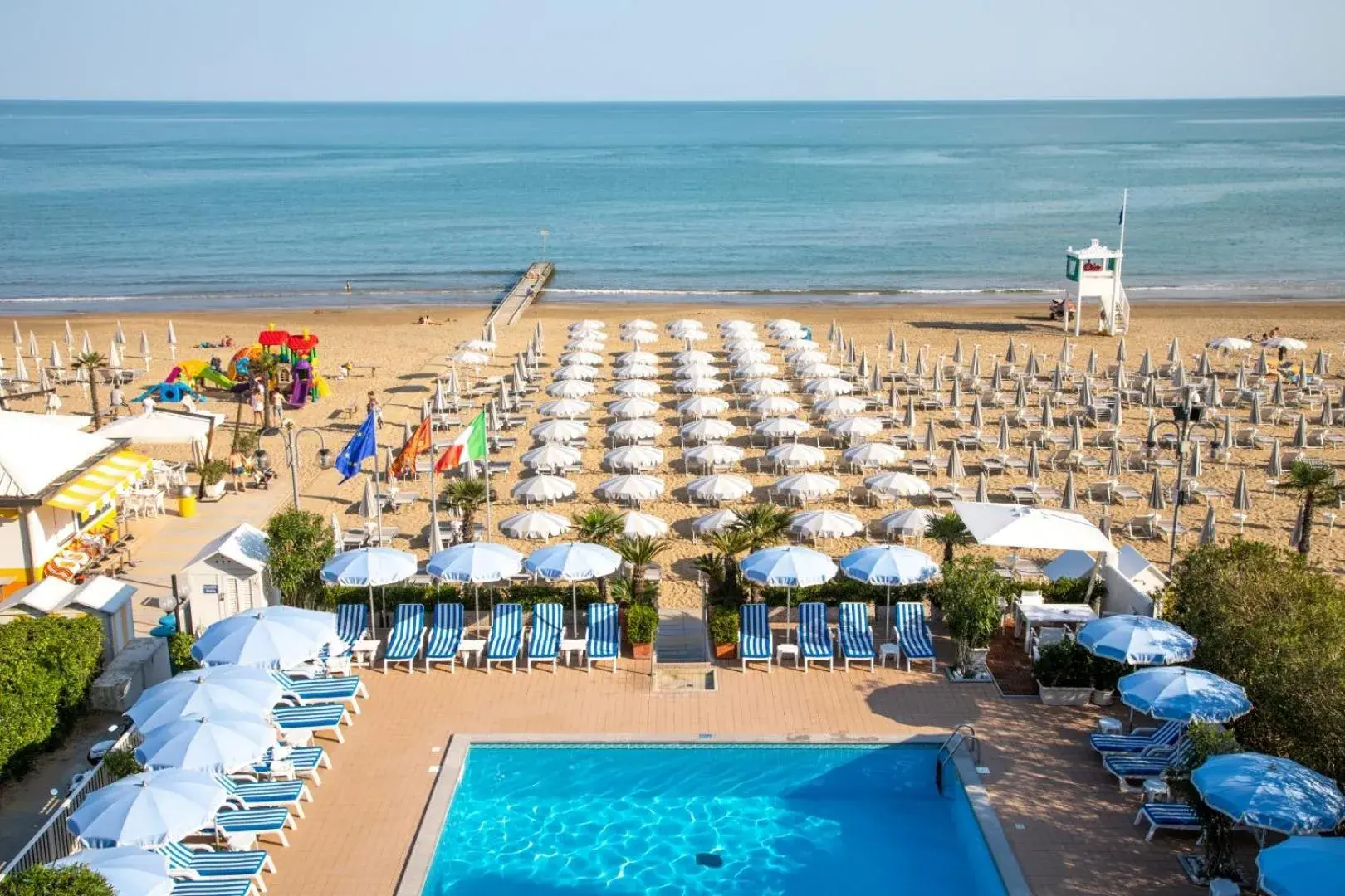 Beach, Pool View in Hotel Plaza Esplanade