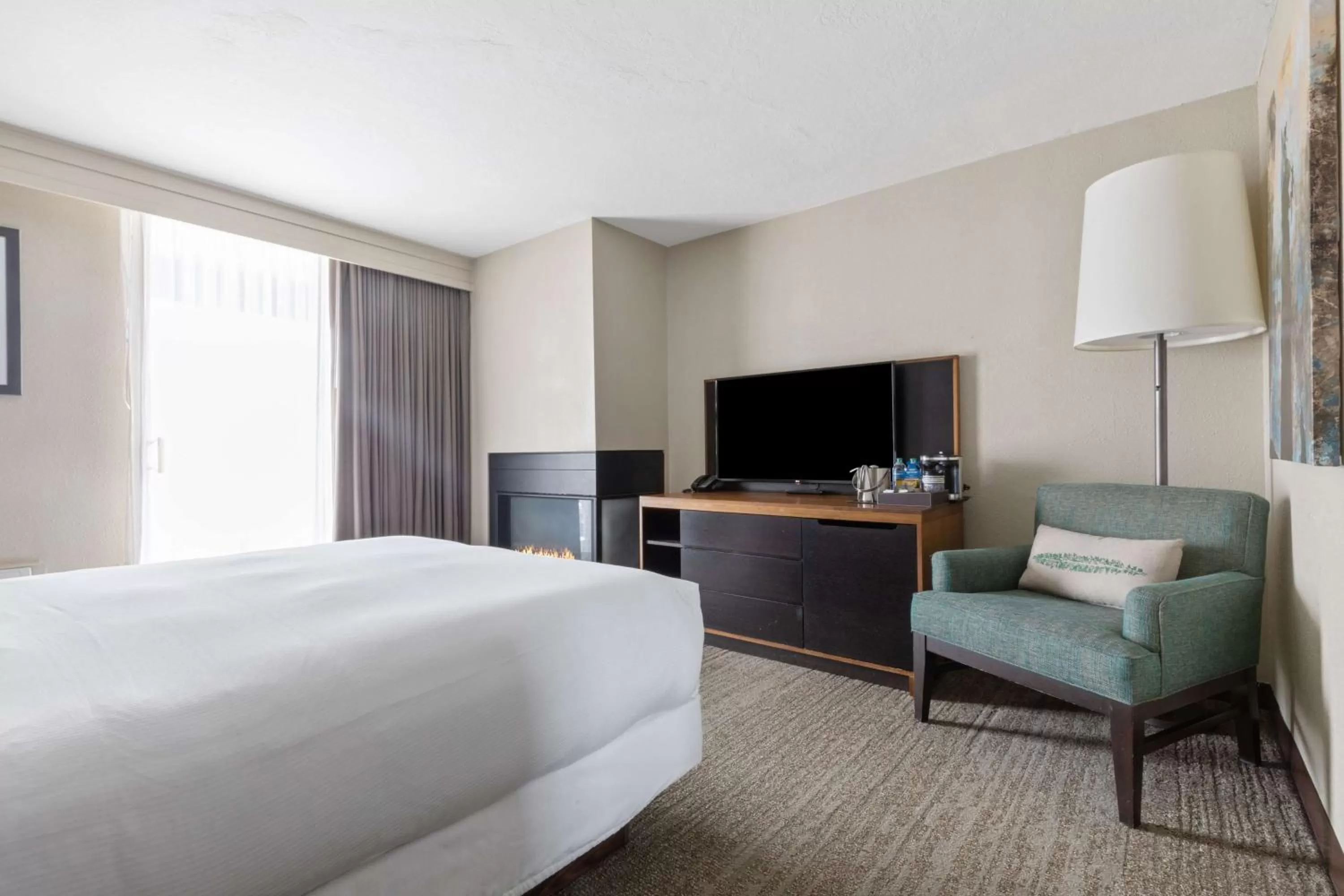 Bed in DoubleTree by Hilton Hotel Park City - The Yarrow