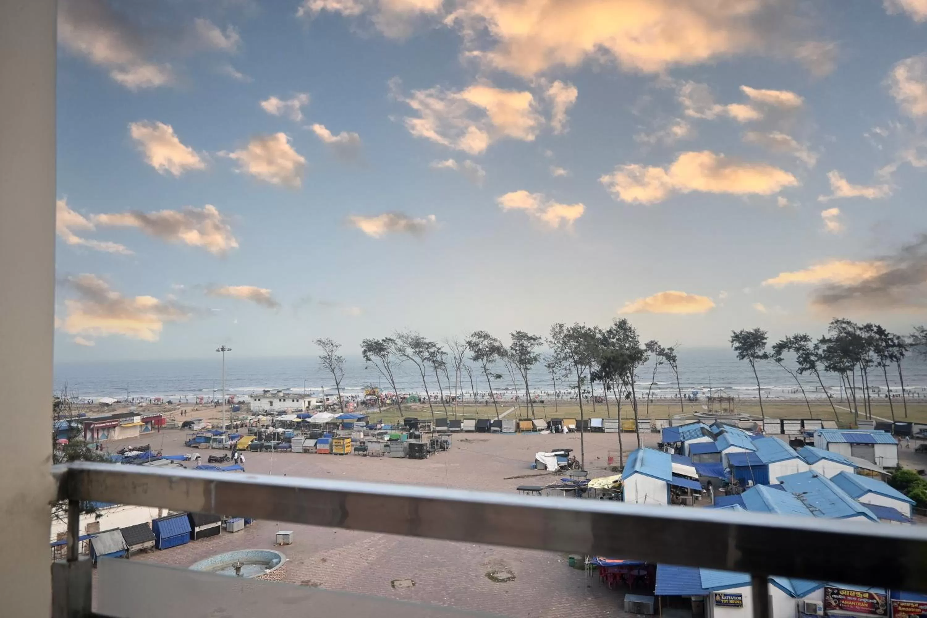 Parking in Royal Sea View