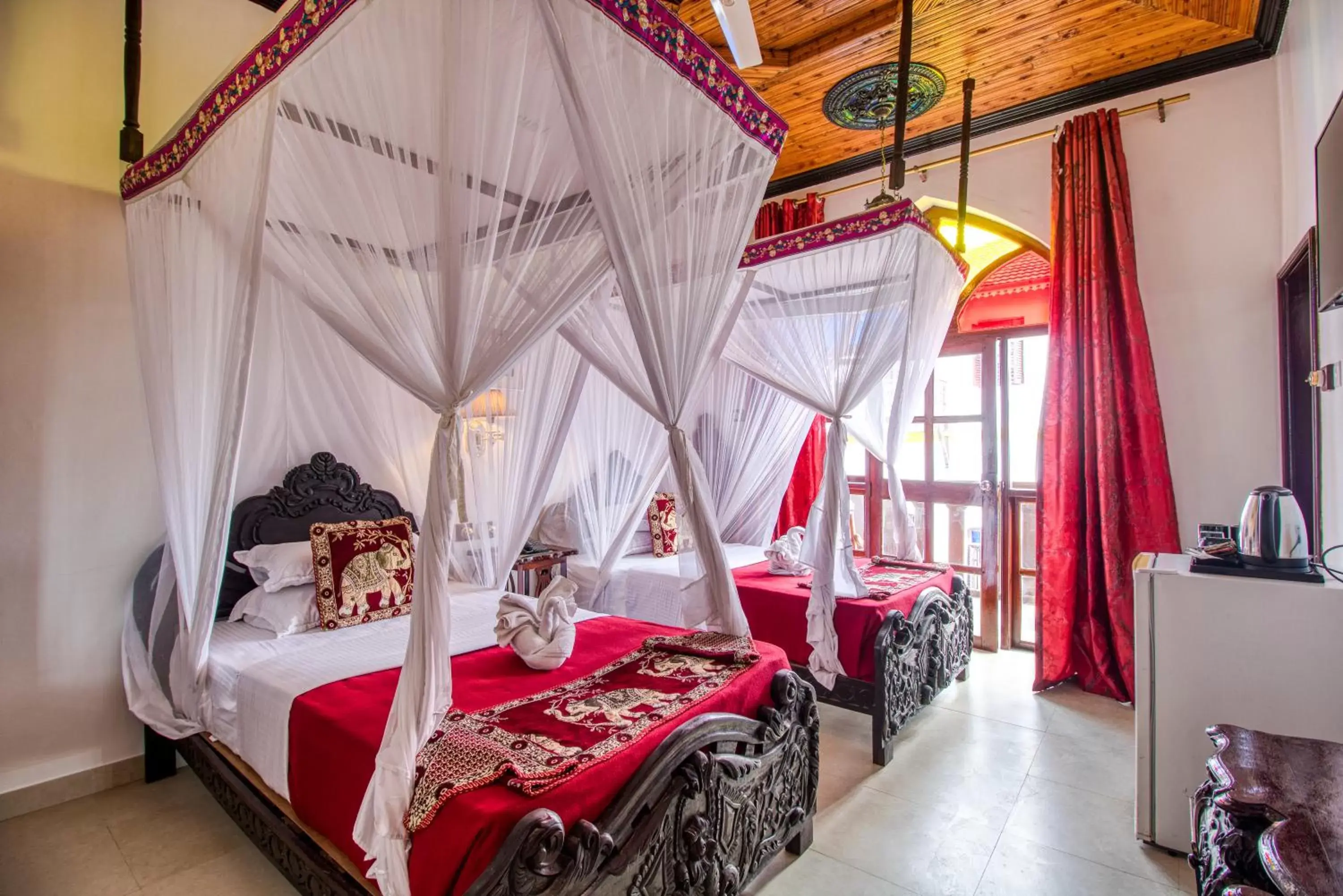 Twin Room with Balcony and Sea View - single occupancy in Tembo House Hotel Twin Room with Balcony and Sea View - single occupancy in Tembo House Hotel