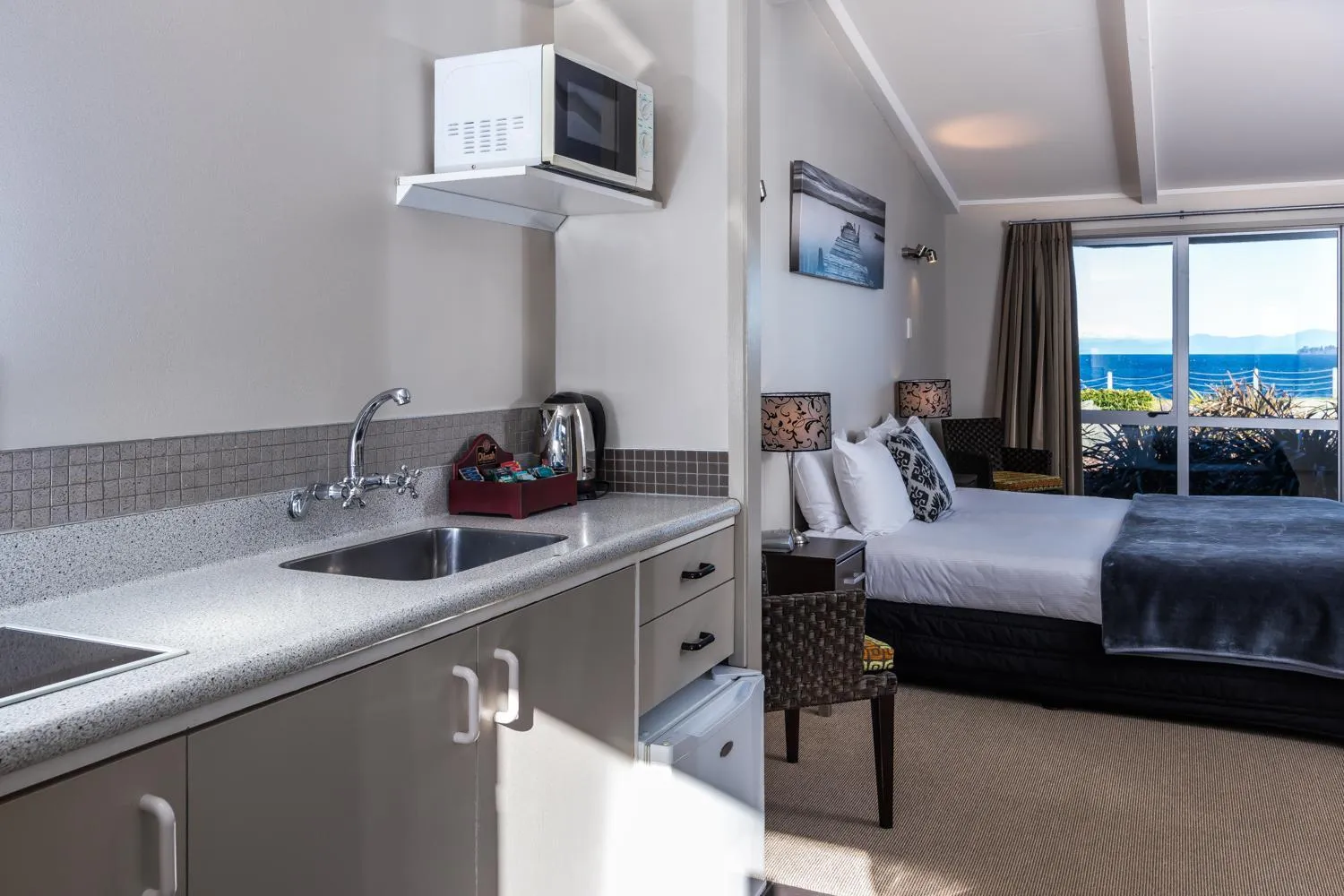 Photo of the whole room, Bed in Twin Peaks Lakeside Inn