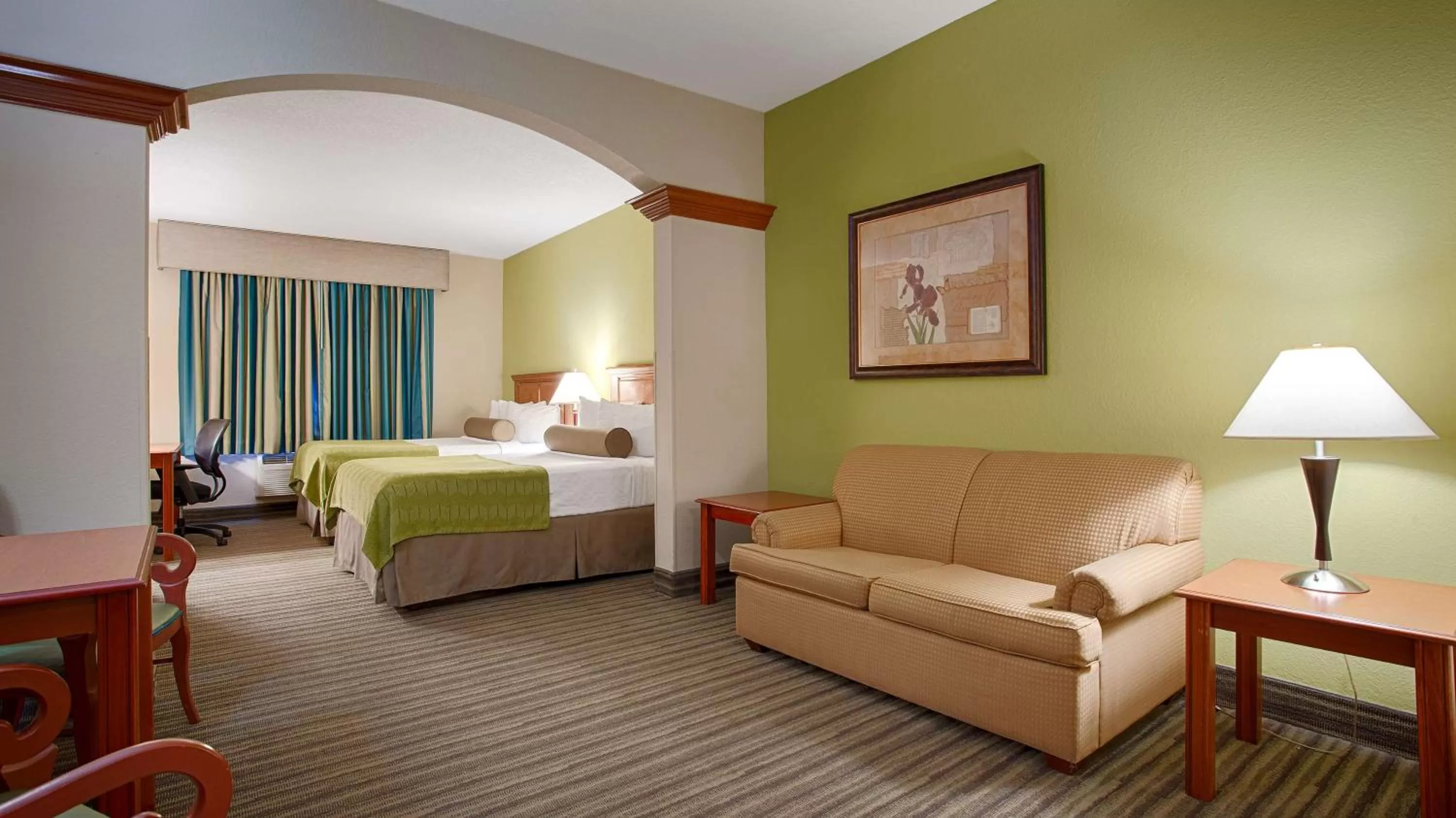 Photo of the whole room, Bed in Best Western Plus Miami-Doral/Dolphin Mall