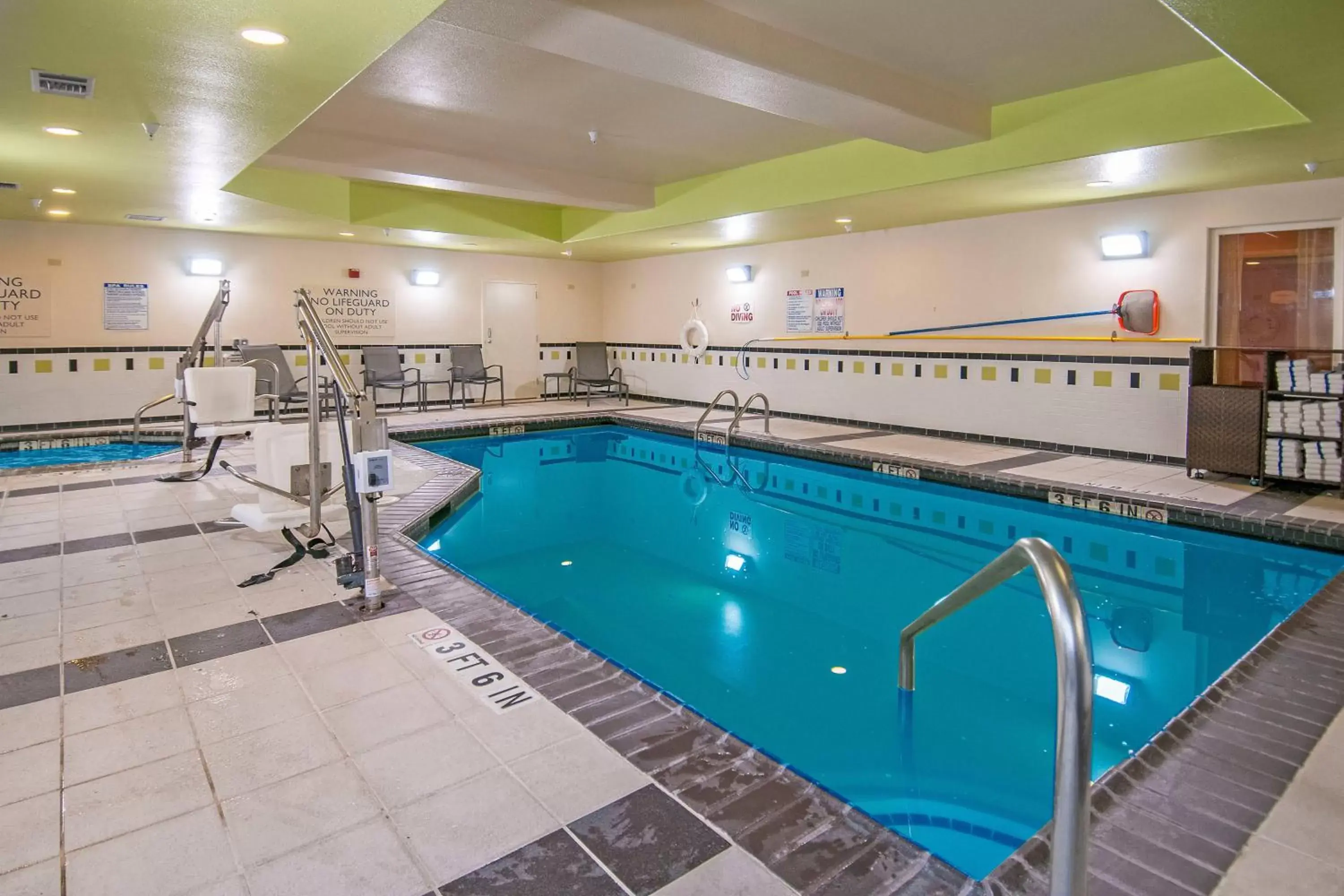Swimming Pool in Fairfield Inn & Suites by Marriott San Antonio North/Stone Oak