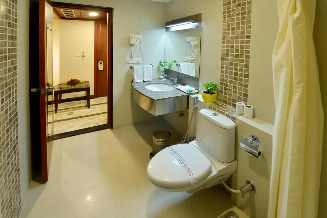 Bathroom in Amantra Comfort Hotel