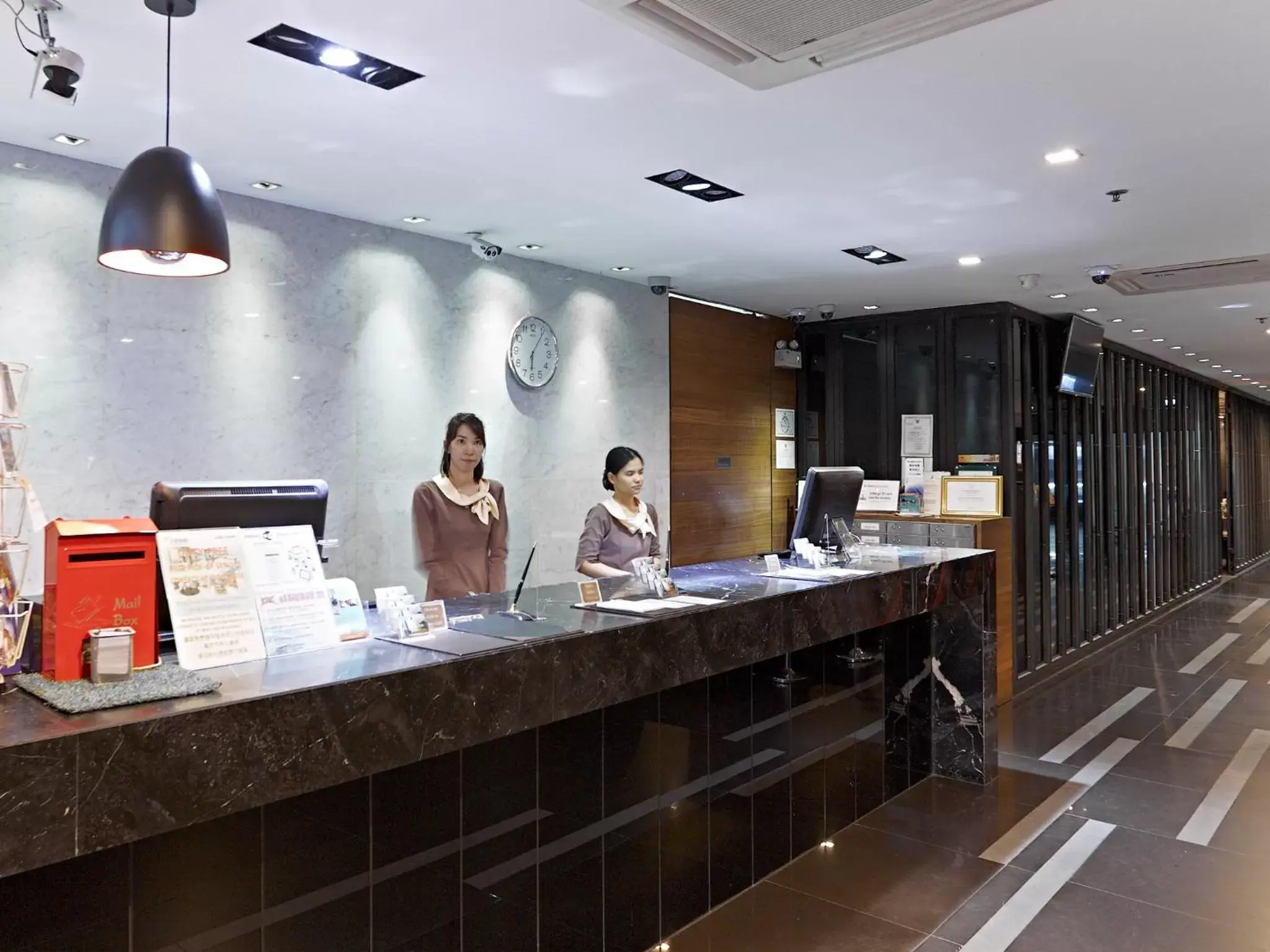 Staff, Lobby/Reception in Bangkok City Hotel