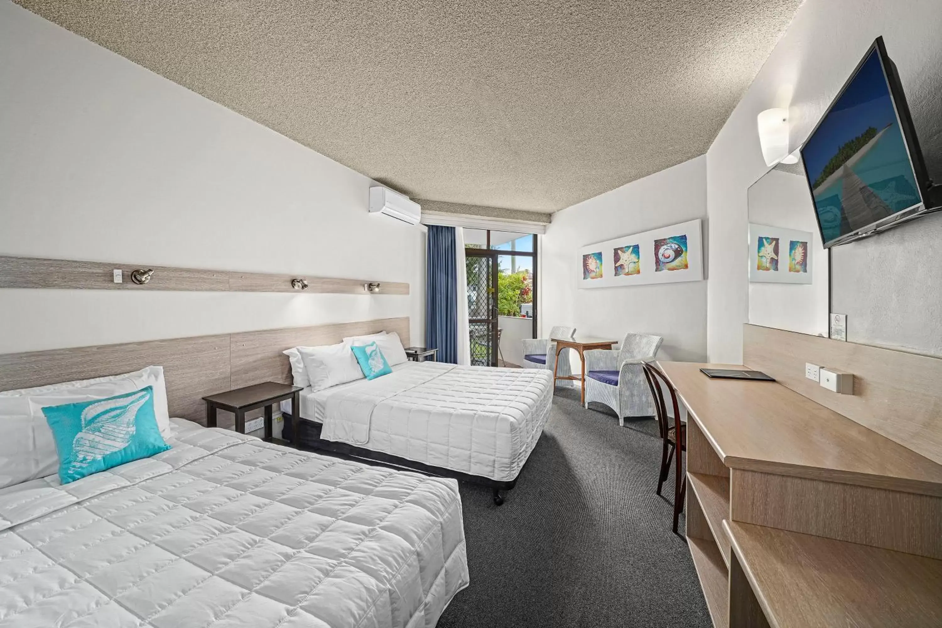 Twin Room with Balcony in East Port Motor Inn Twin Room with Balcony in East Port Motor Inn