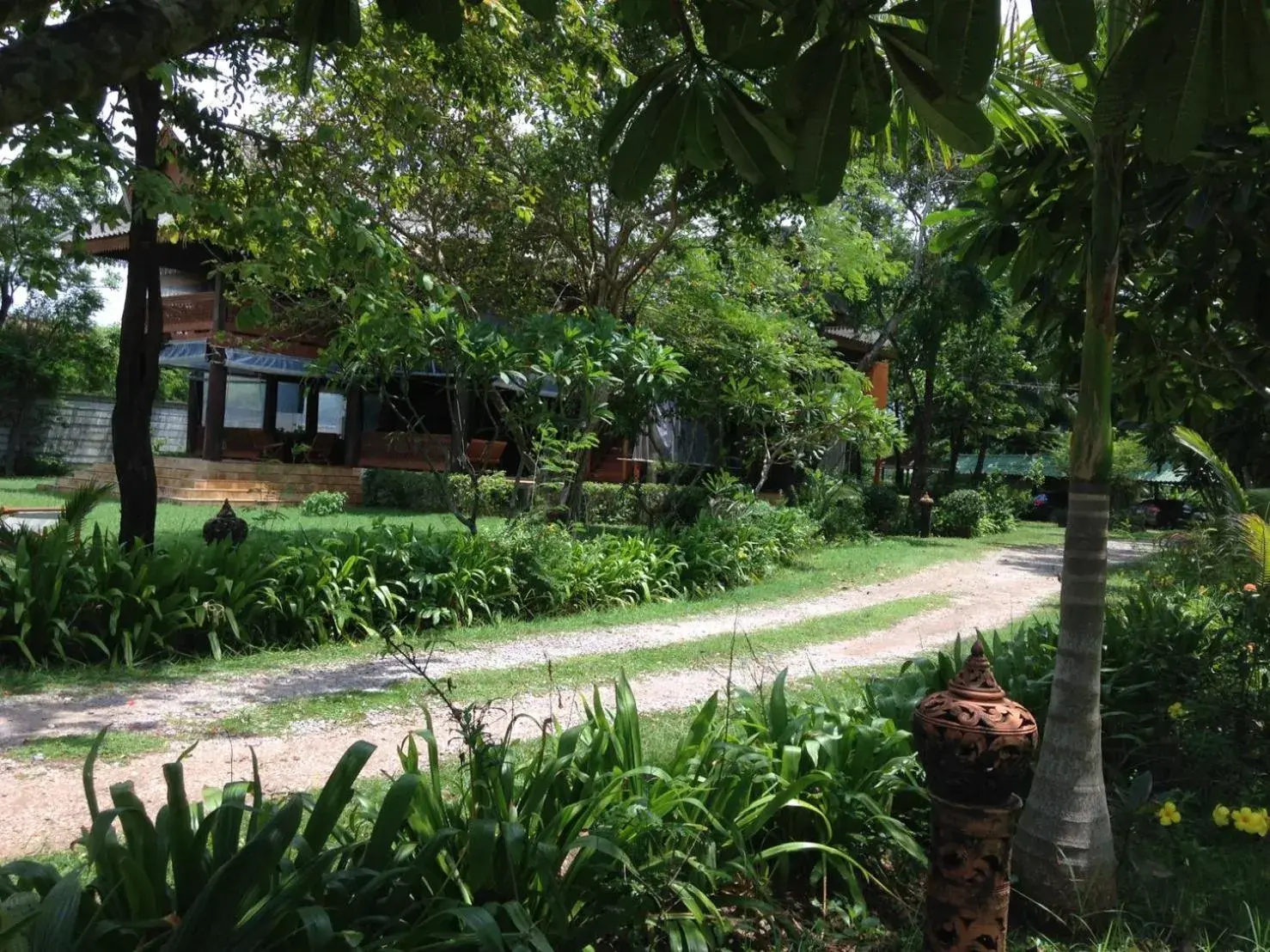 Facade/entrance, Garden in Ruen Thai Rim Haad Resort