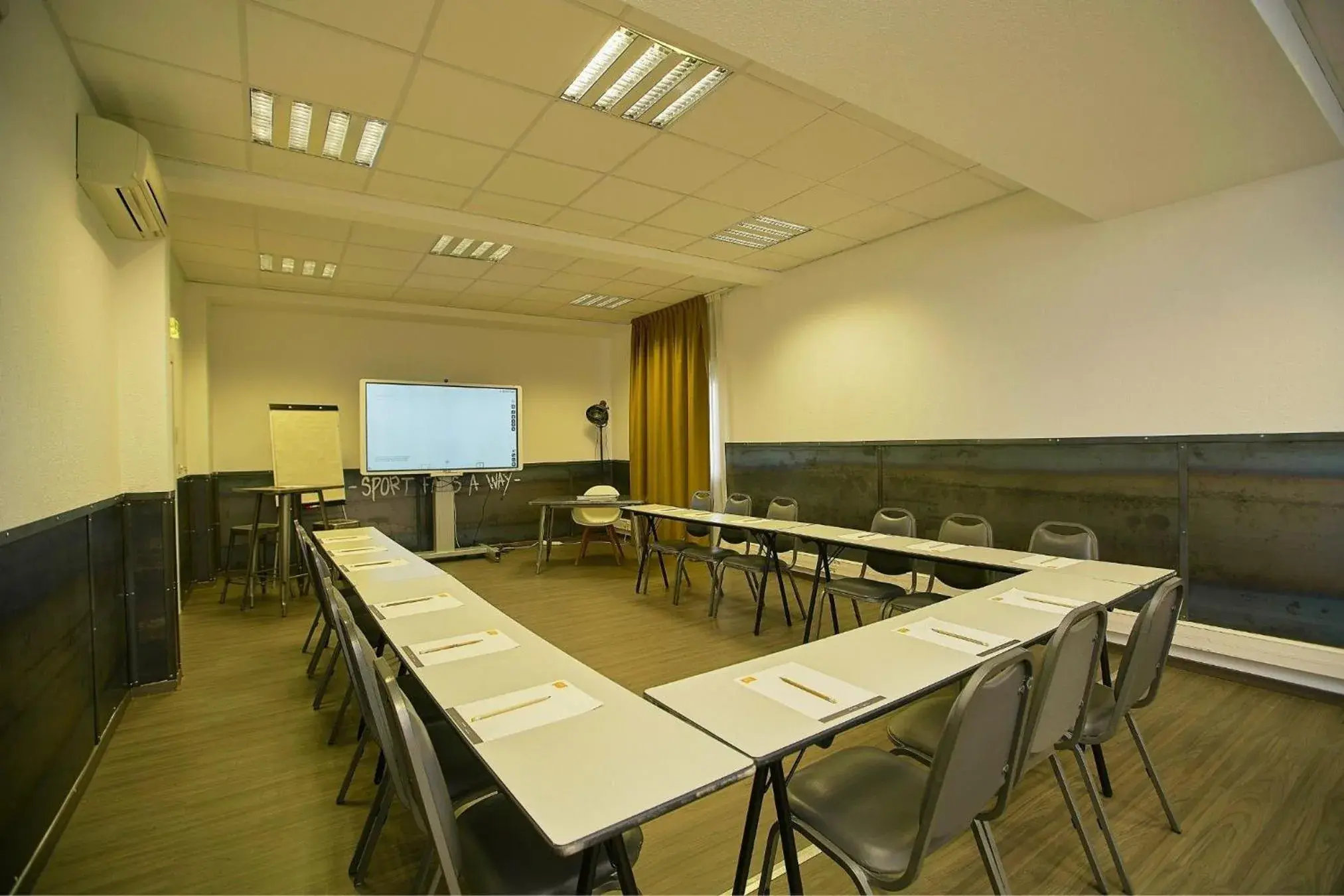 Meeting/conference room in Sporting House Hôtel