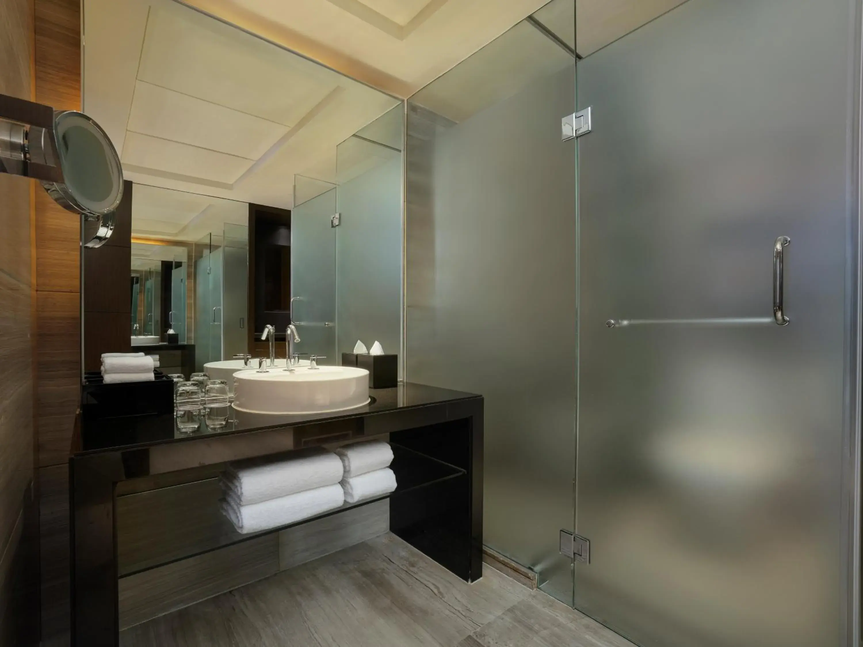 Toilet, Bathroom in Courtyard By Marriott Shanghai Xujiahui