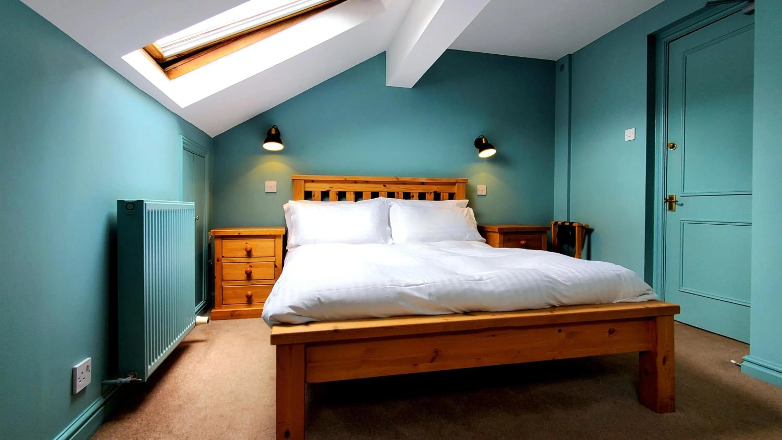 Bed in Holmwood House Guest Accommodation