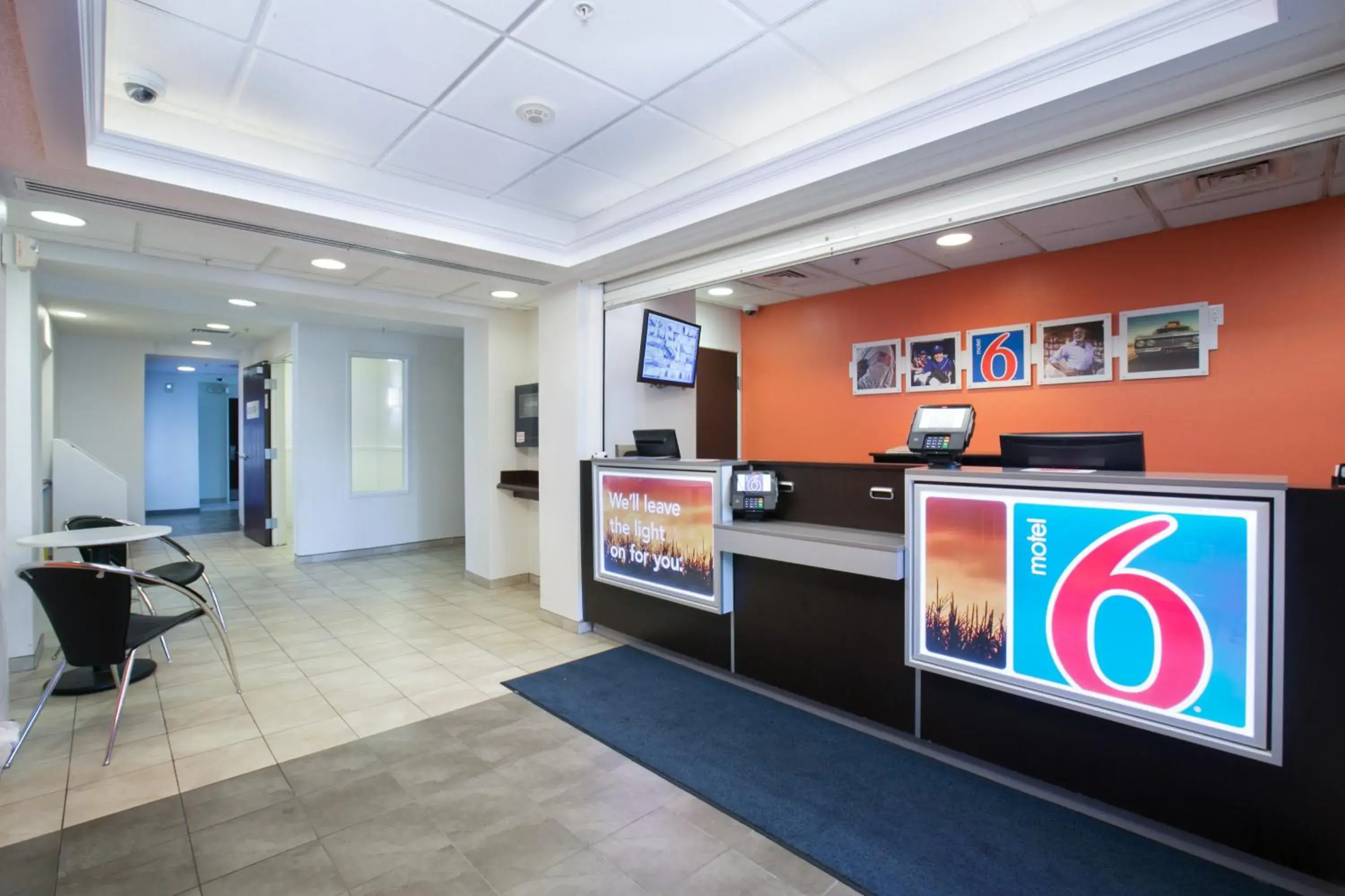 Lobby or reception in Motel 6-Brooklyn Center, MN - Minneapolis Lobby or reception in Motel 6-Brooklyn Center, MN - Minneapolis