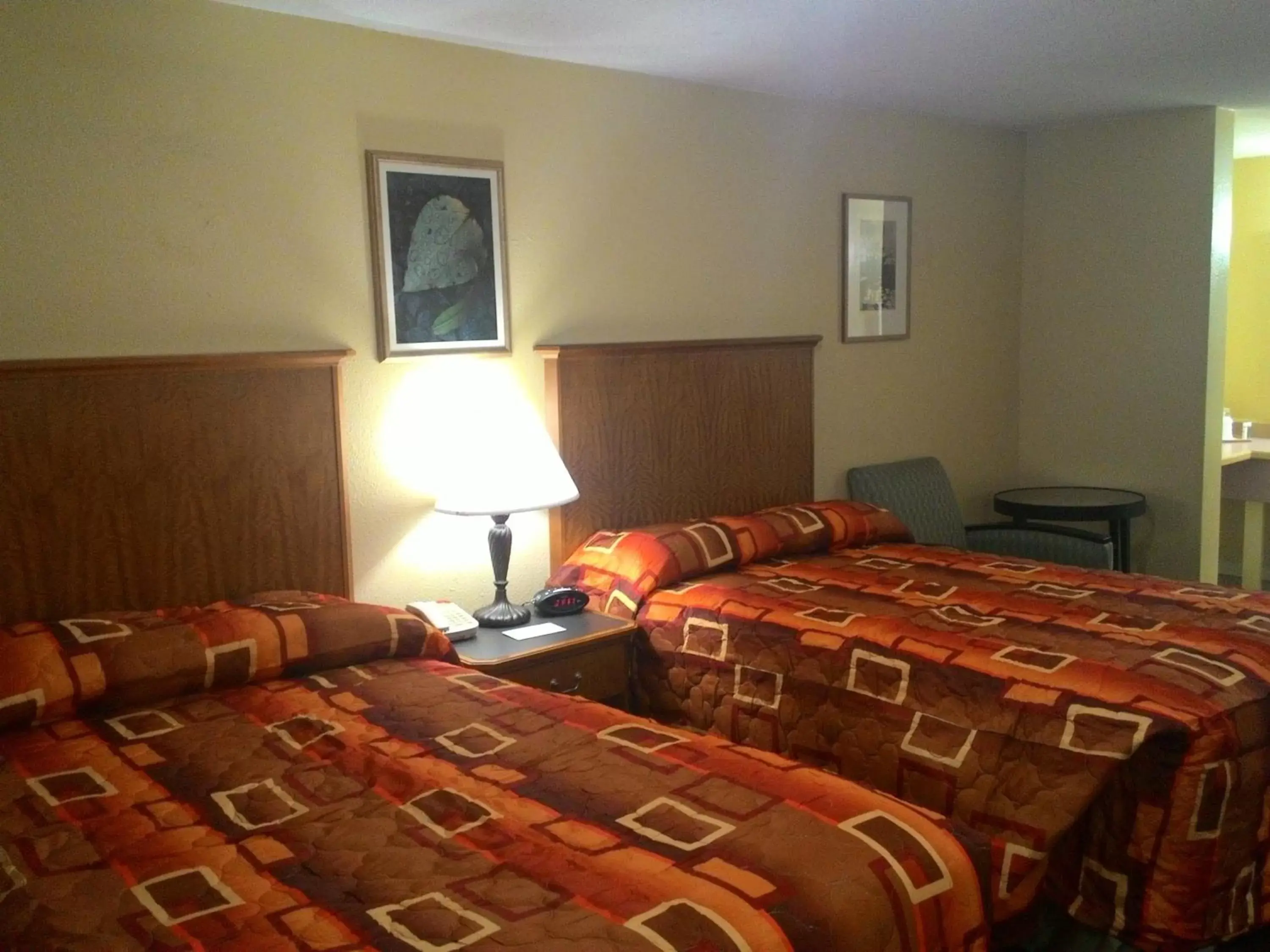 Photo of the whole room, Bed in Apalachicola Bay Inn