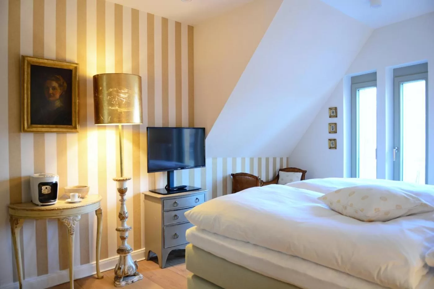 Photo of the whole room, Bed in Hotel No. 11