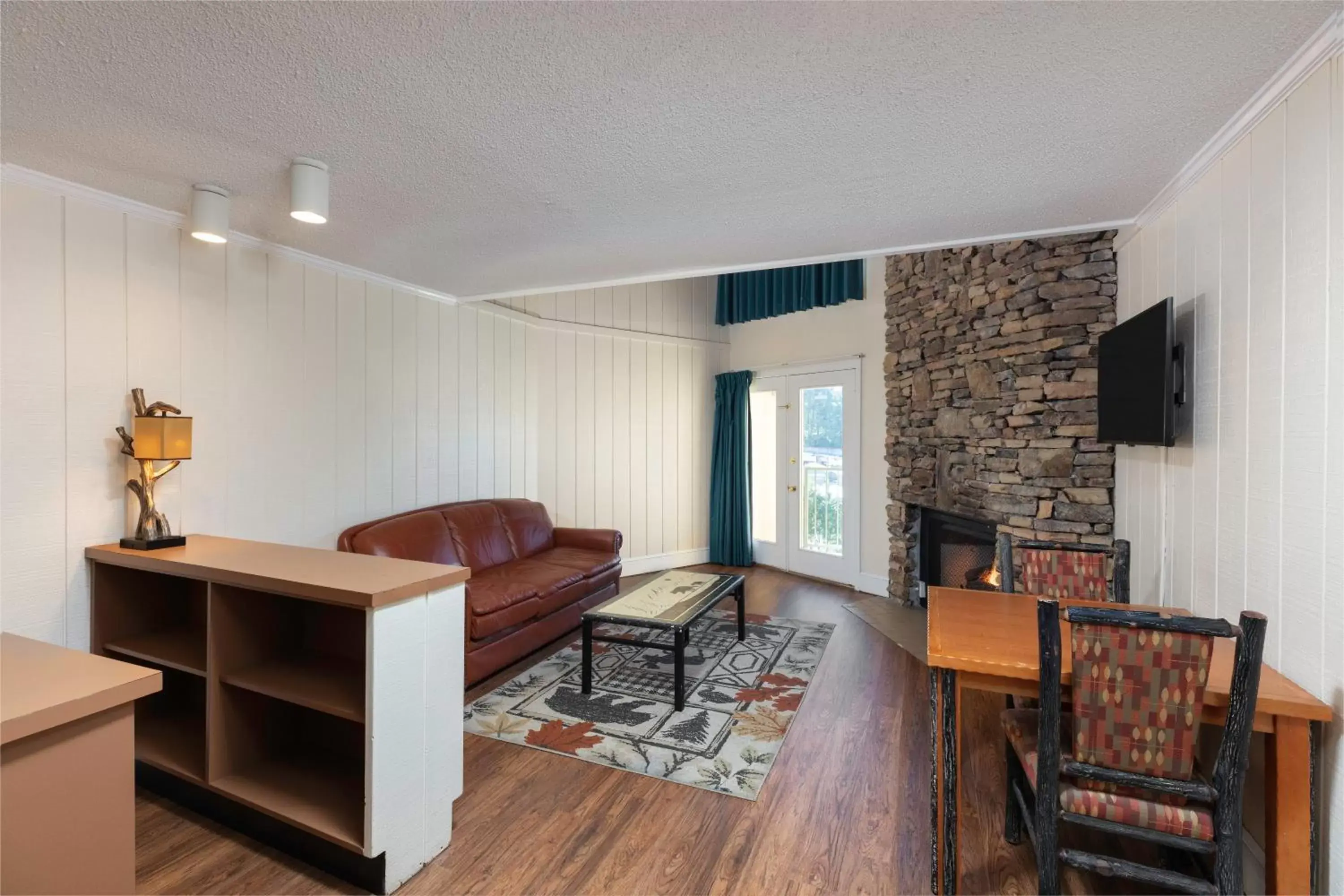 Living room, Seating Area in River Terrace Resort & Convention Center