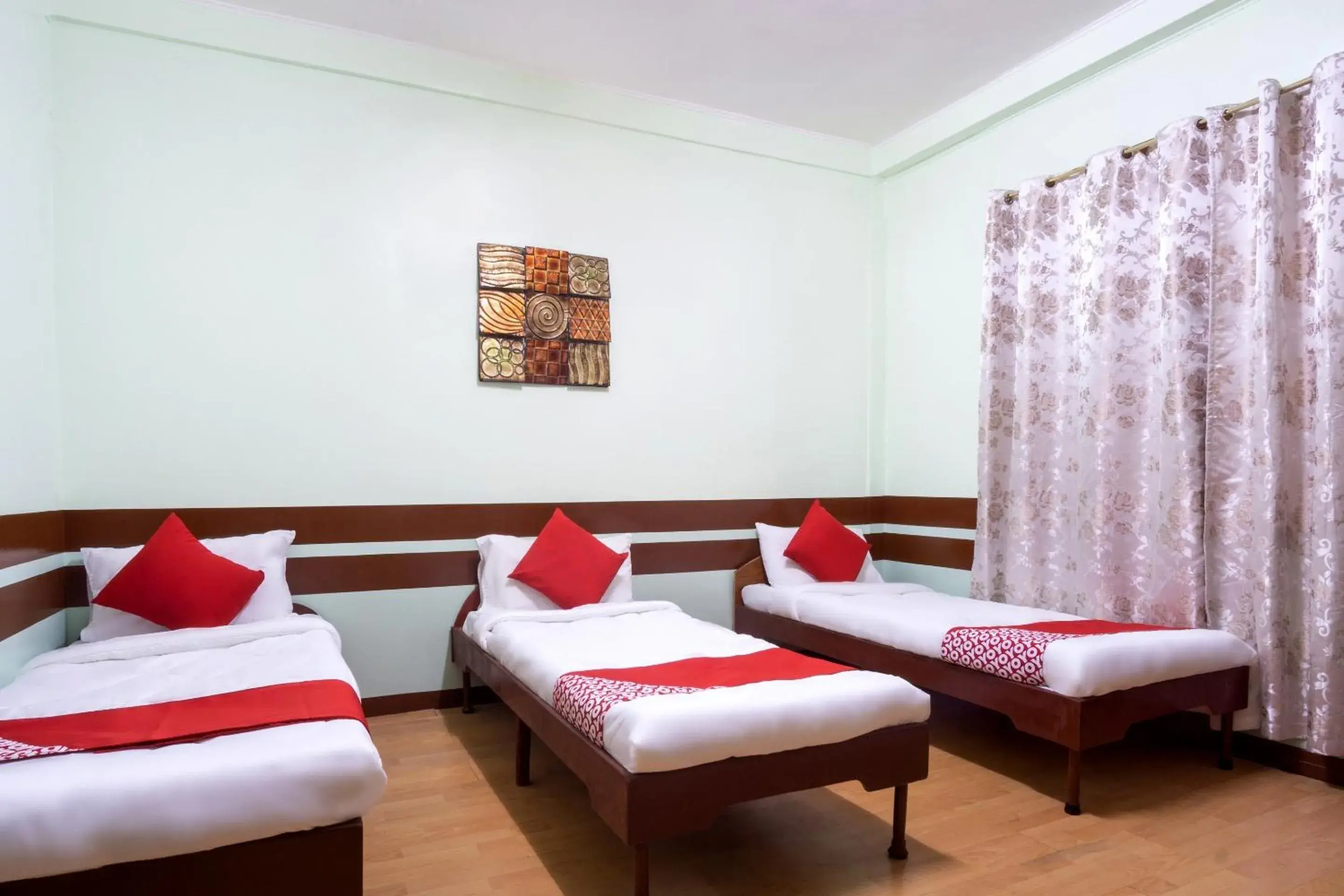 Photo of the whole room, Bed in OYO 166 Maanyag Pension House