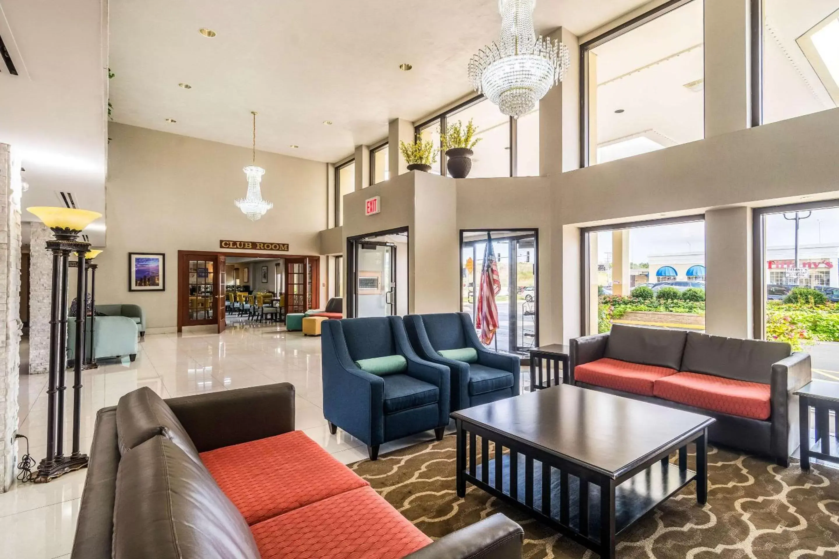Lobby or reception, Lounge/Bar in Comfort Inn Convention Center-Chicago O’hare Airport