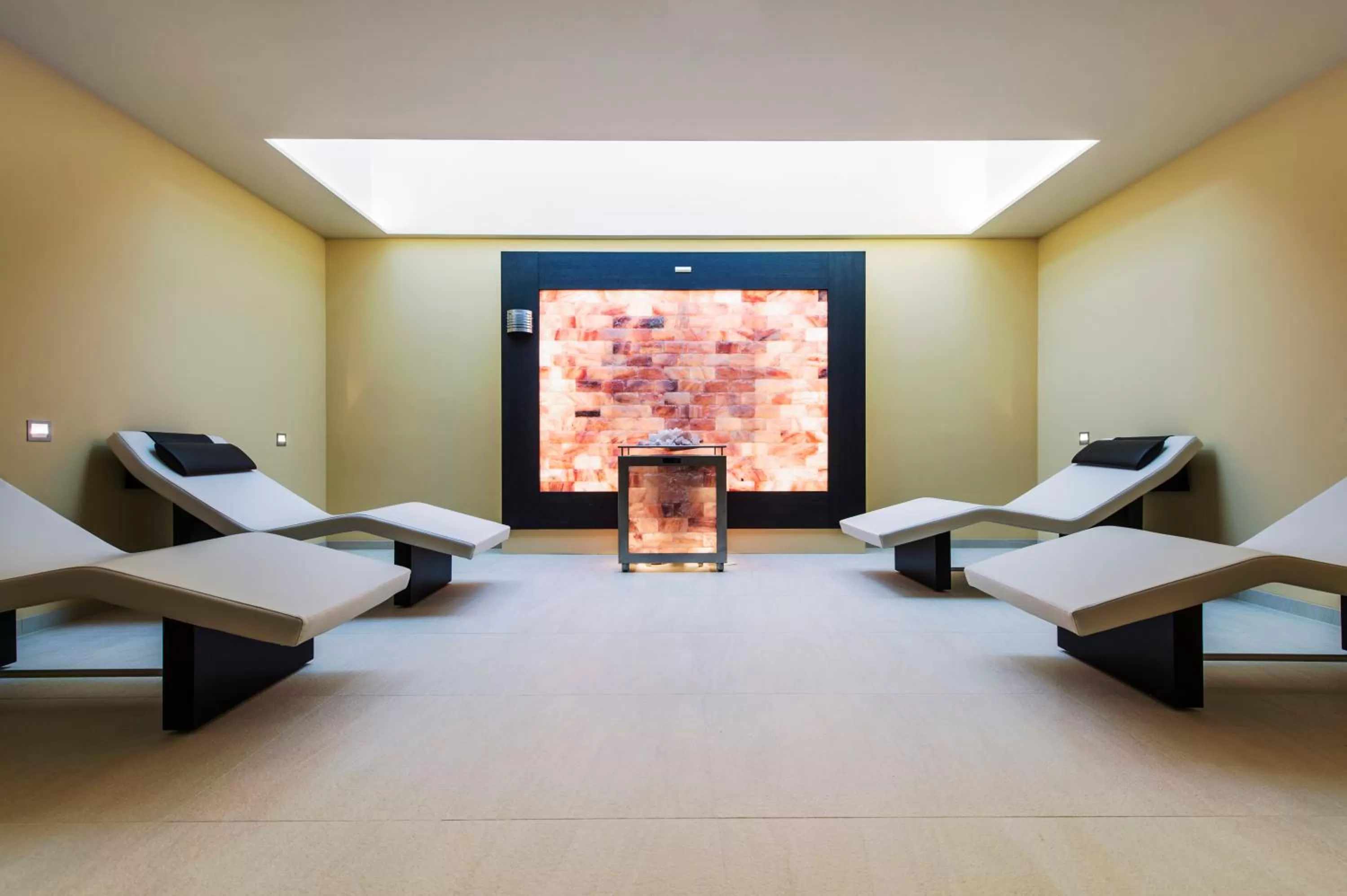 Spa and wellness centre/facilities in Parkhotel Hall in Tirol