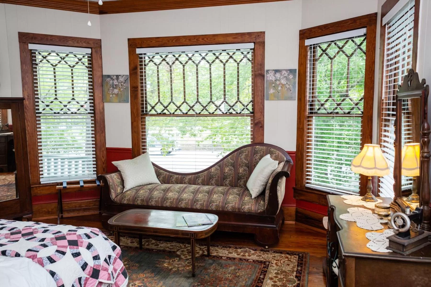 Street view, Seating Area in The Charleston Inn