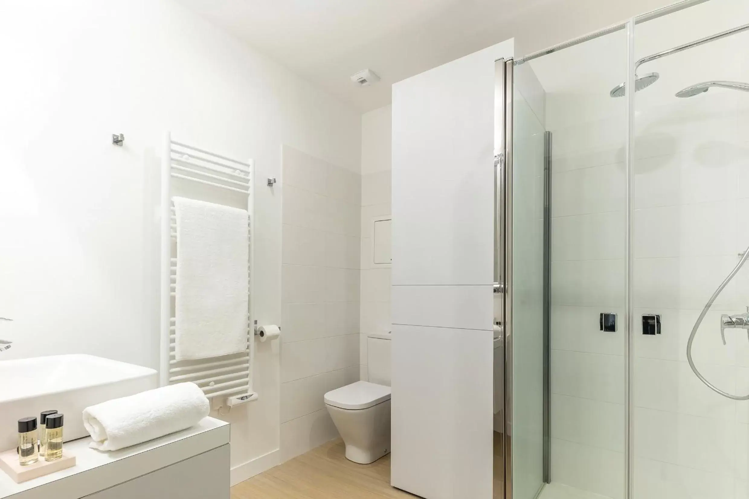 Bedroom, Bathroom in Résidence Palais Étoile