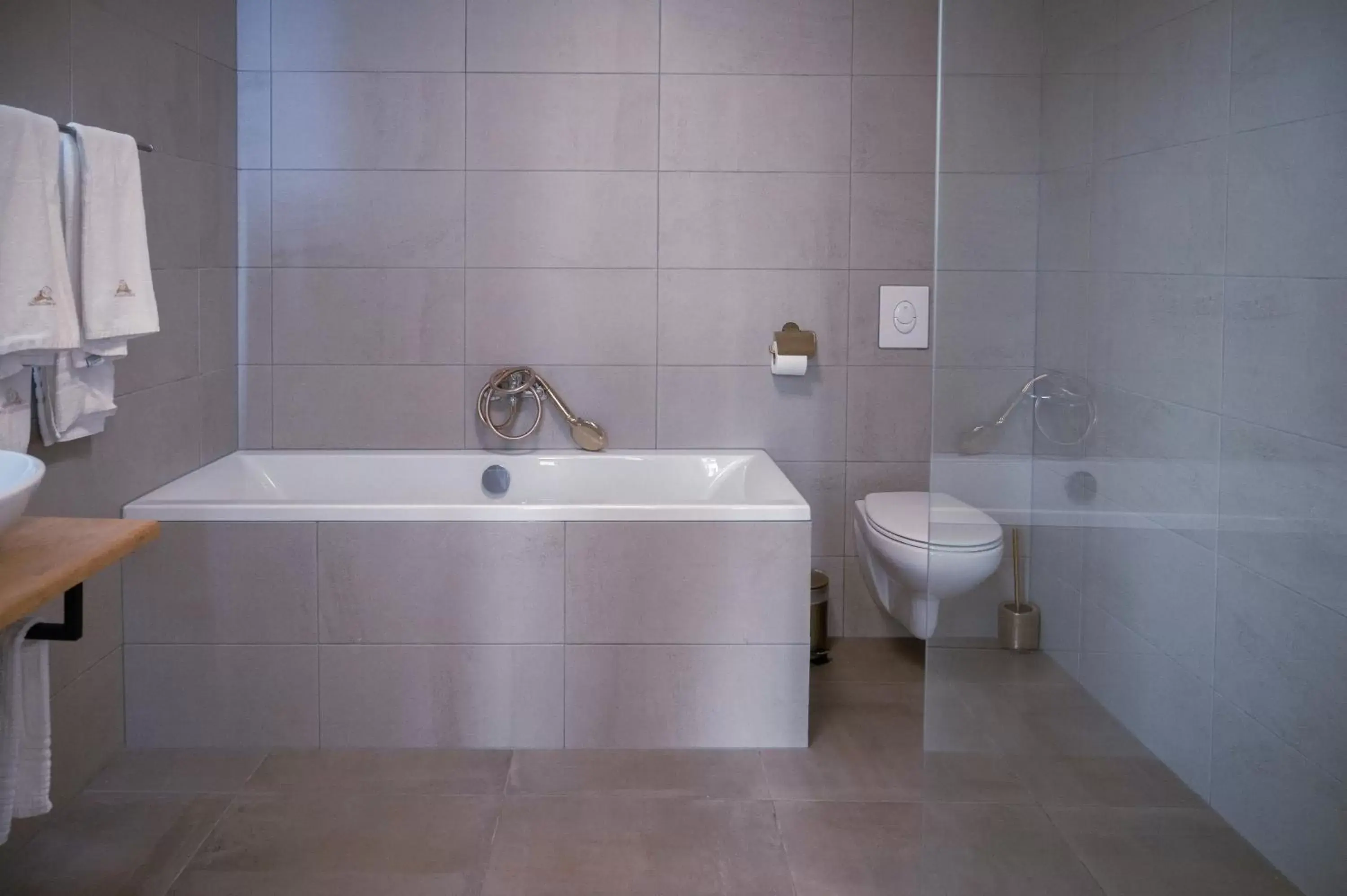 Bathroom in The Velvet Lodge