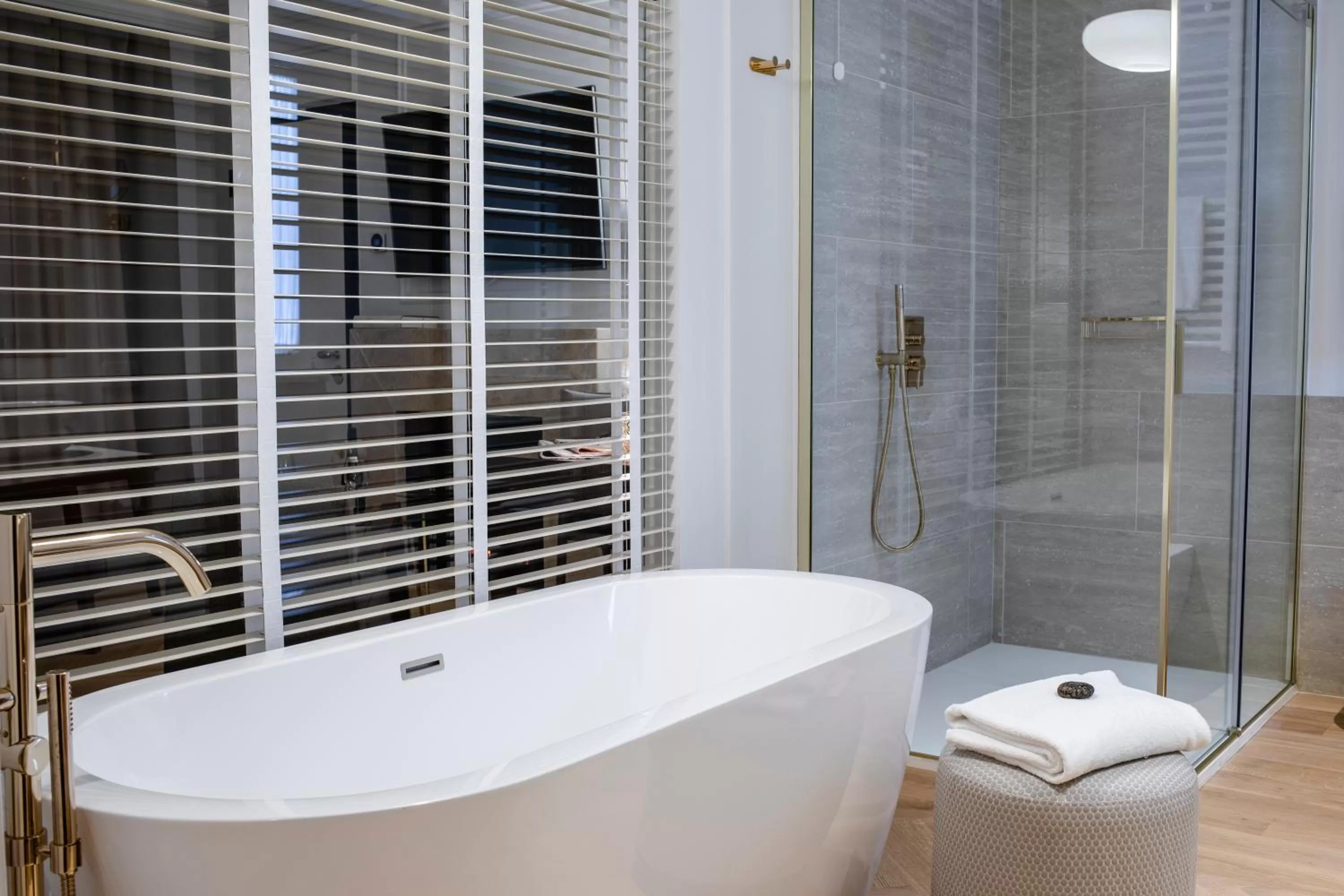 Shower in Porto Romano - The Marina Resort