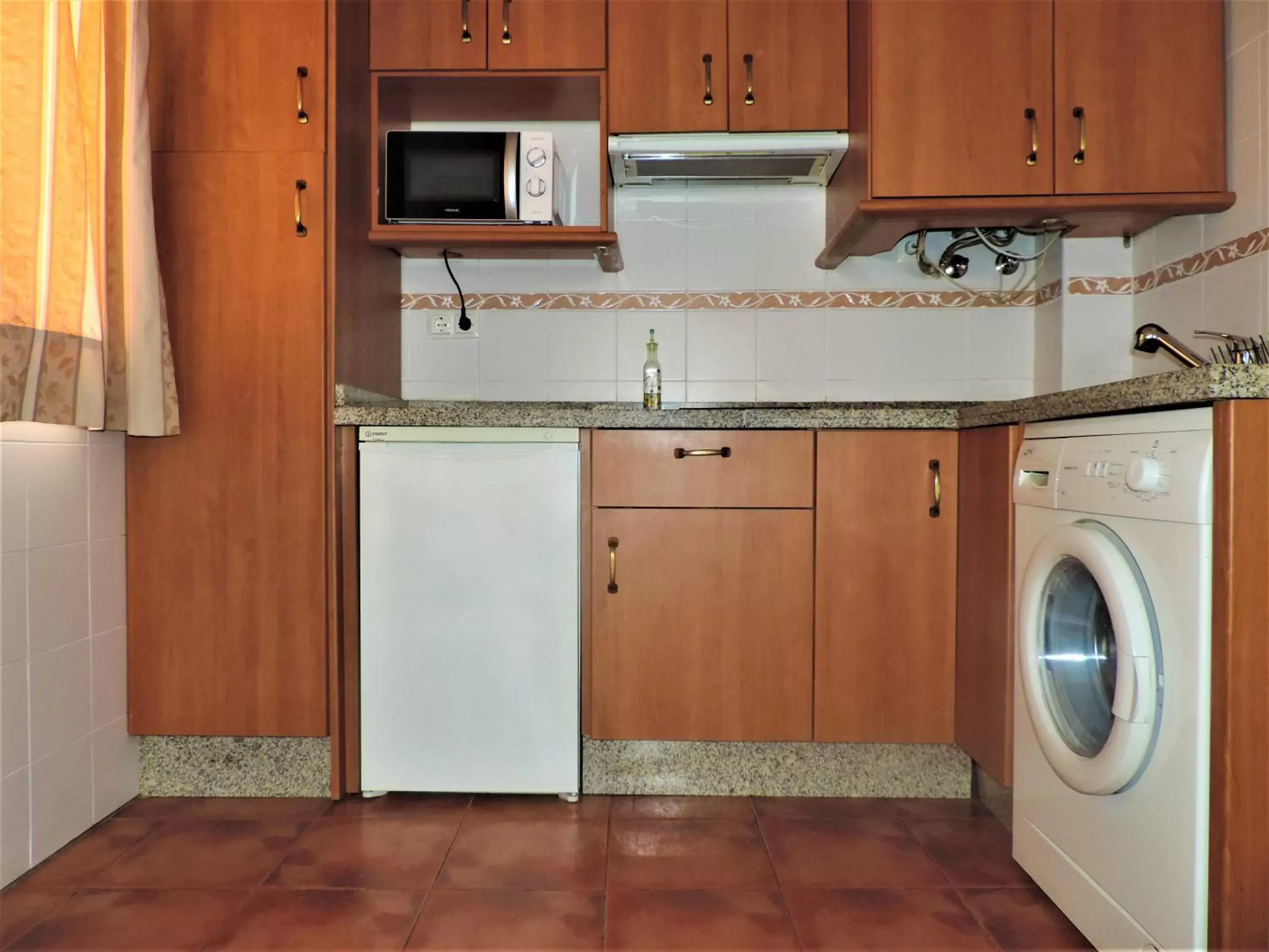 Kitchen or kitchenette, Kitchen/Kitchenette in APARTAMENTOS CASERIA DE COMARES