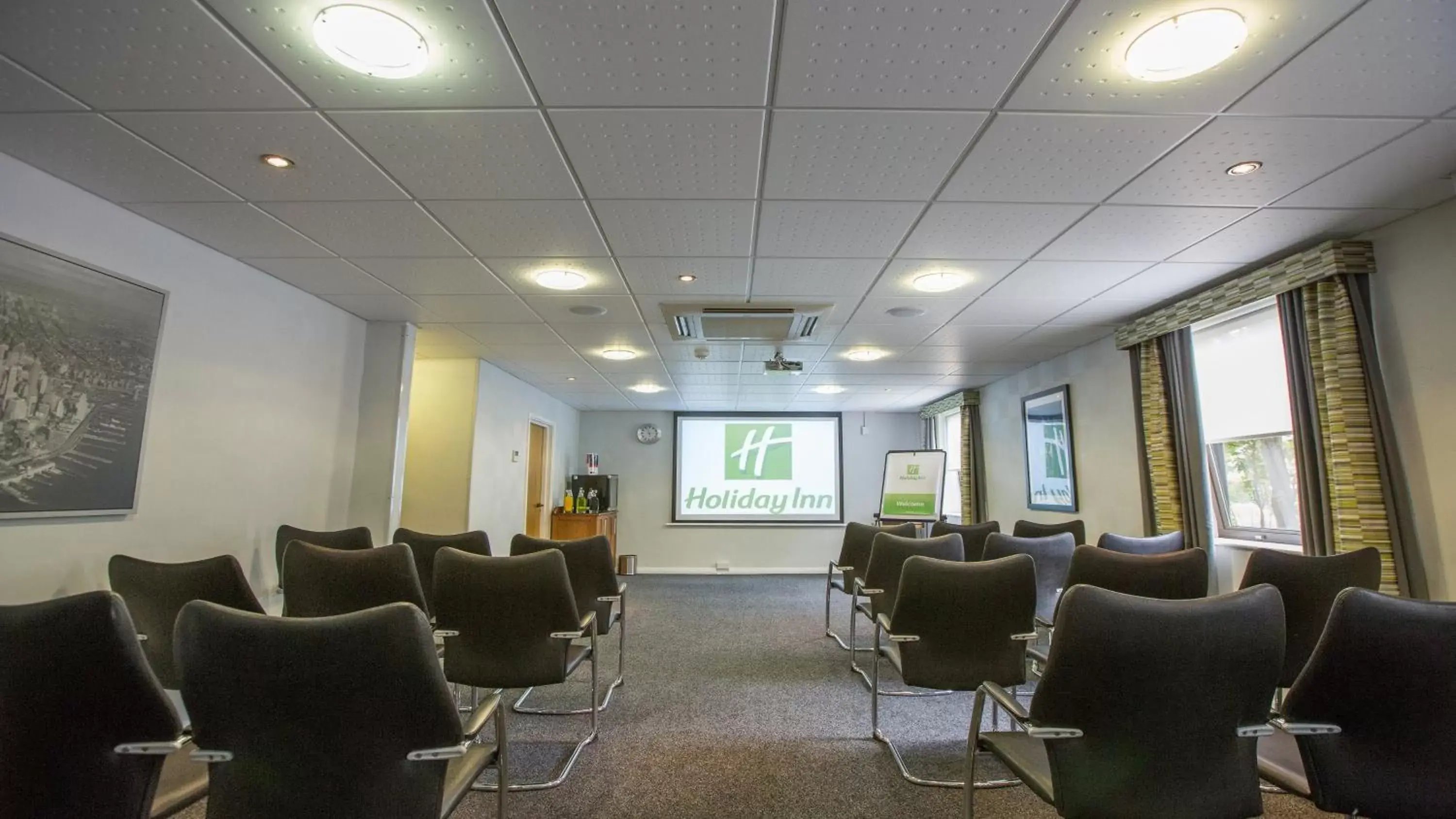 Meeting/conference room in Holiday Inn Nottingham, an IHG Hotel