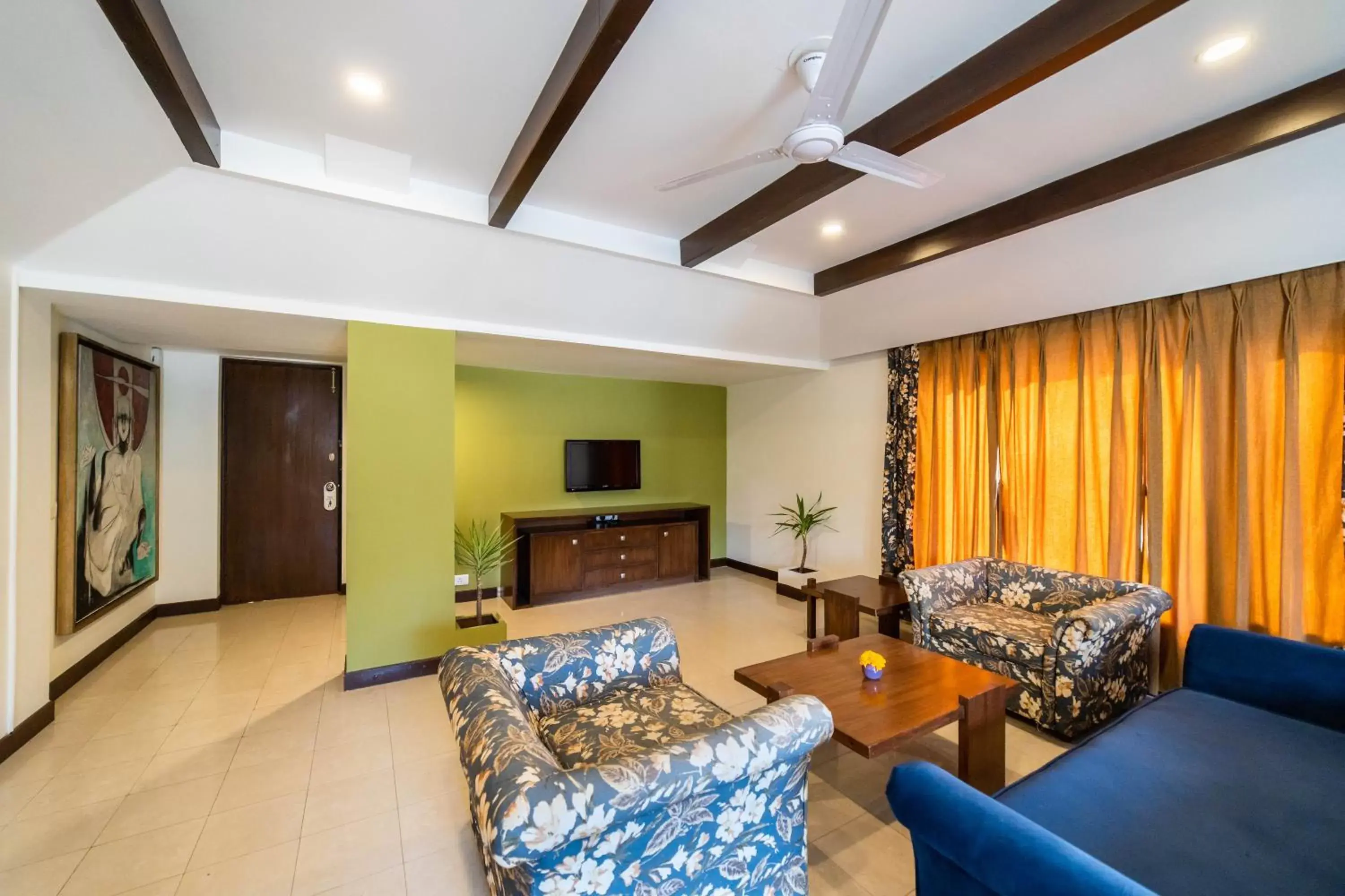 Living room, Seating Area in Country Inn Nature Resort Bhimtal