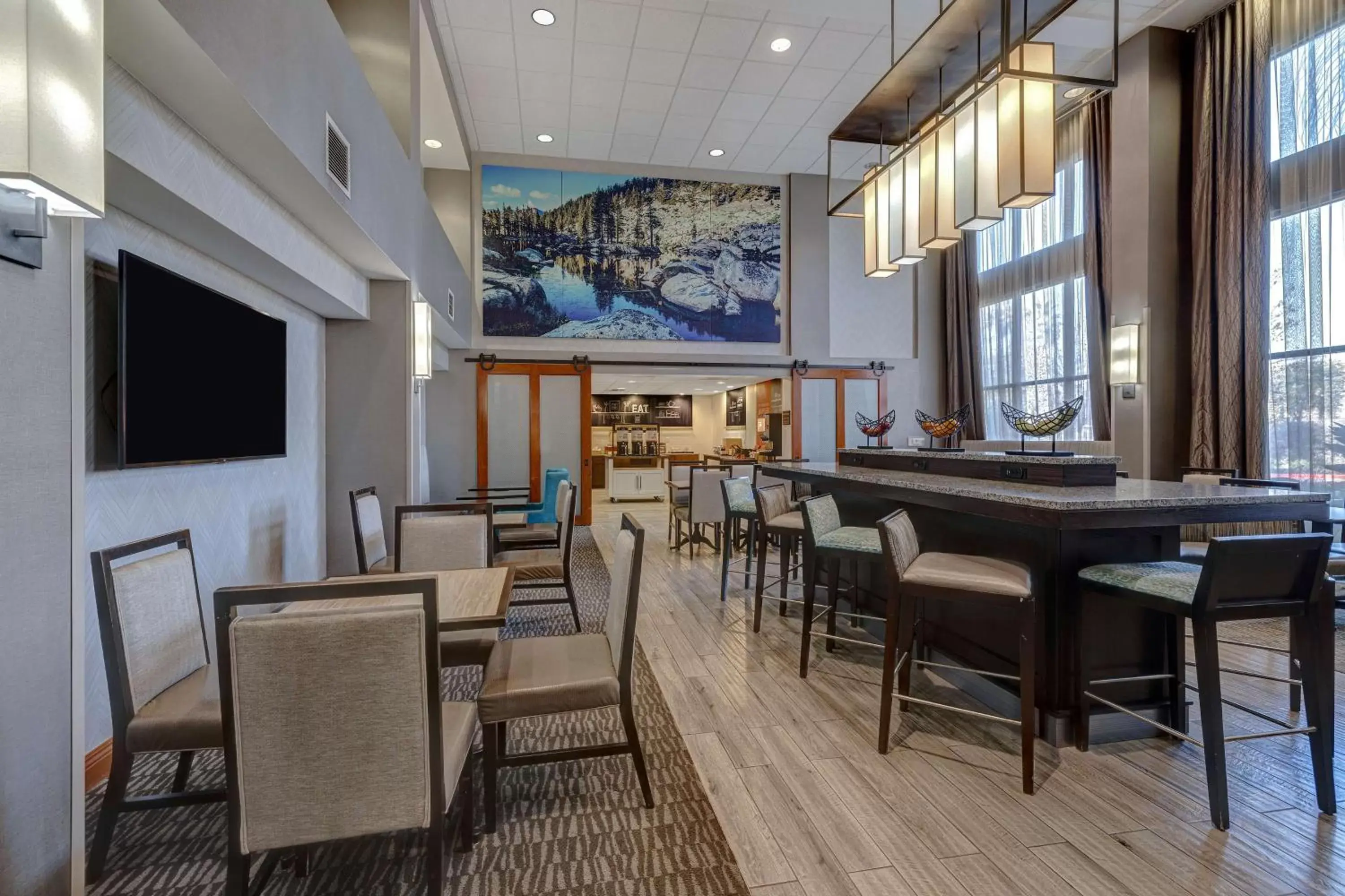 Lobby or reception, Restaurant/Places to Eat in Hampton Inn & Suites Tulare