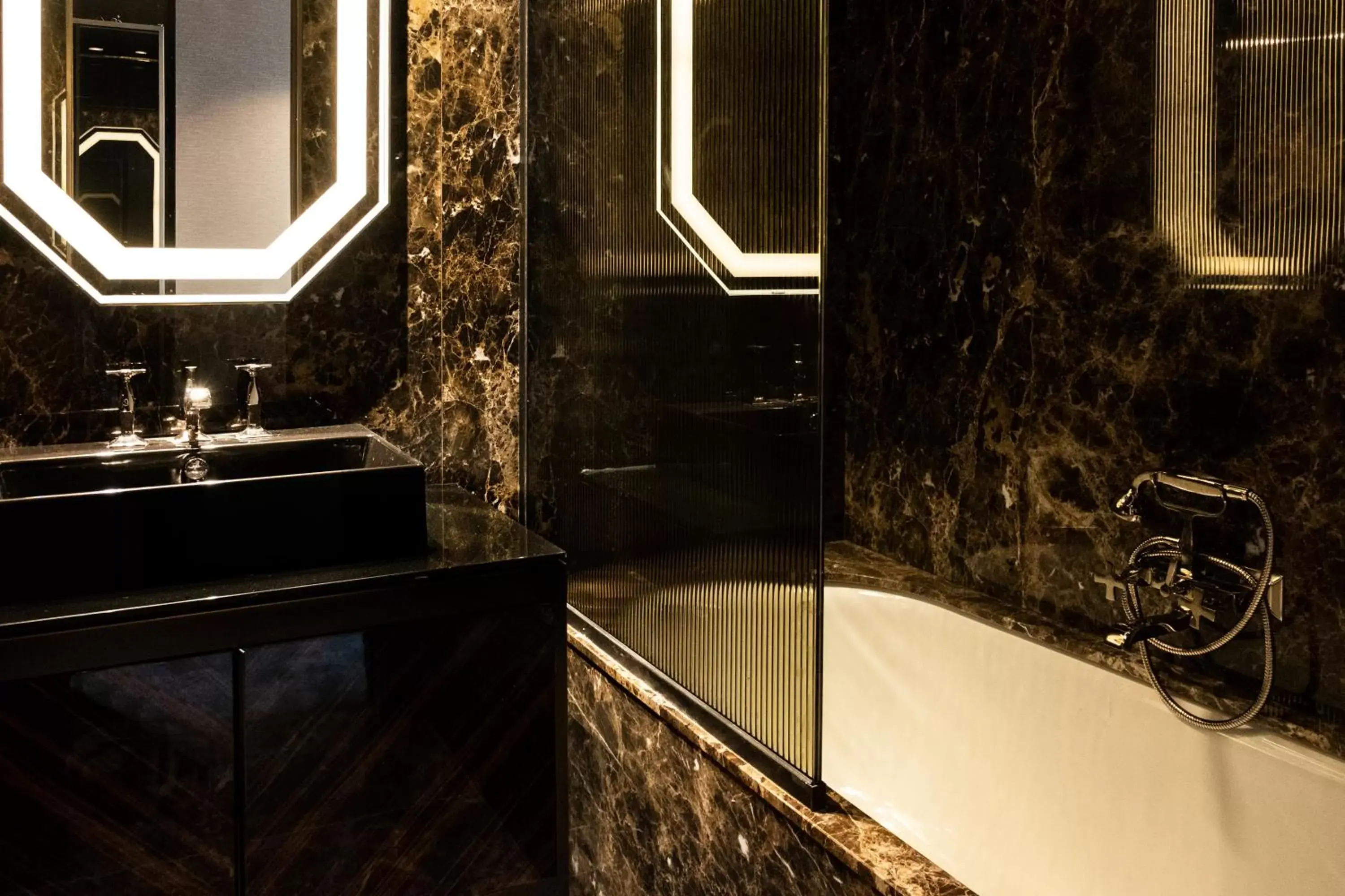 Bathroom in U-Visionary Roma Hotel
