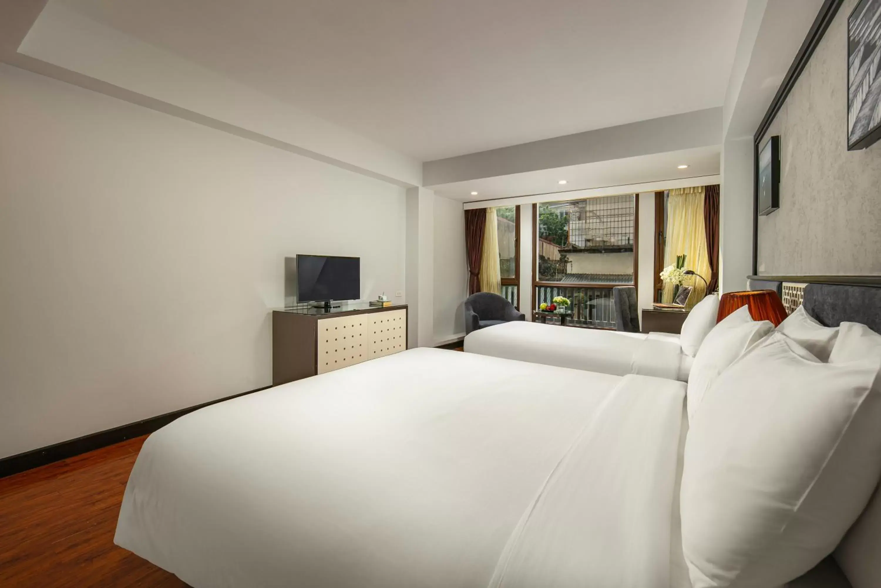Bed in Hanoi La Palm Premier Hotel & Spa