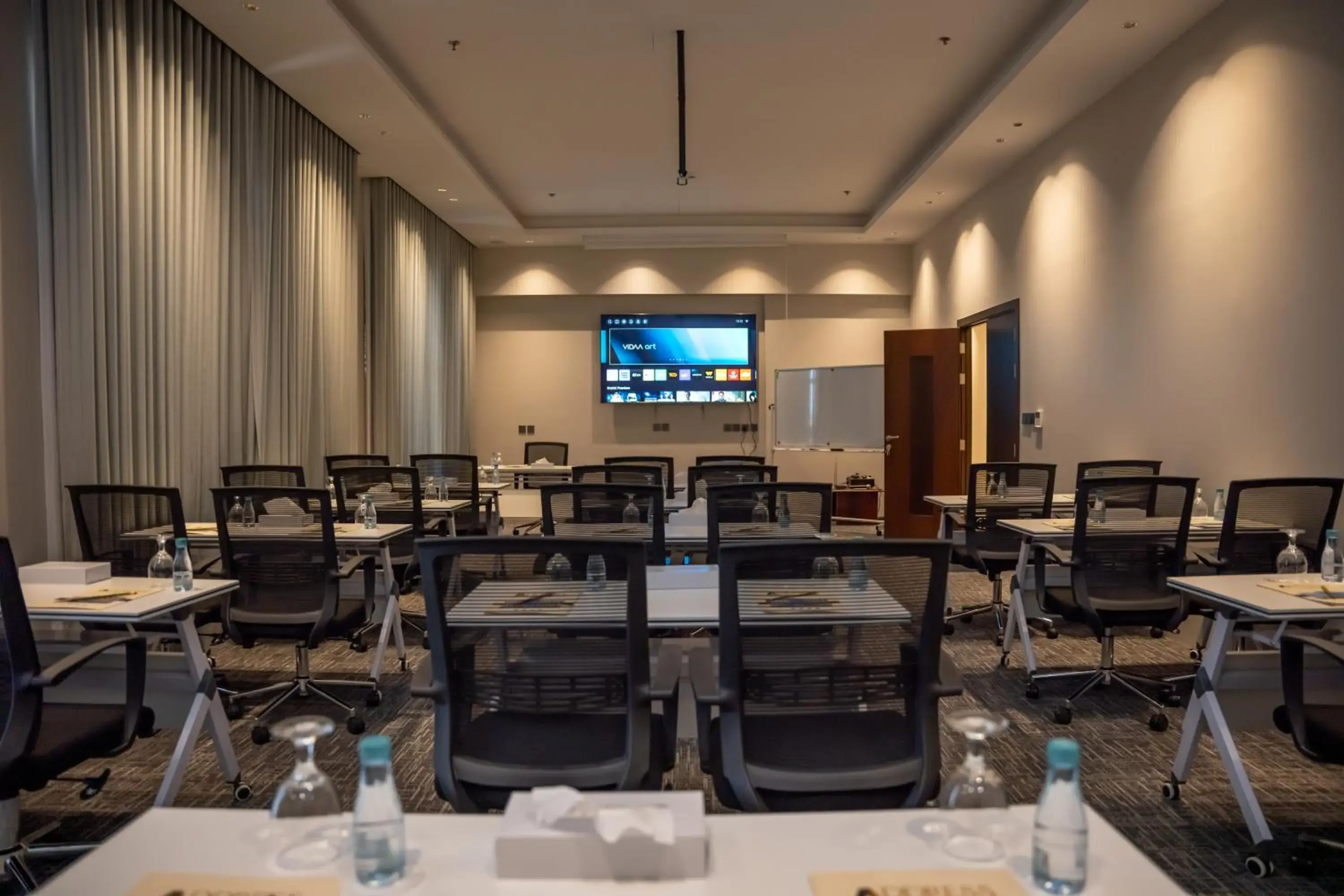 Meeting/conference room, Restaurant/Places to Eat in Address Al Hamra Hotel