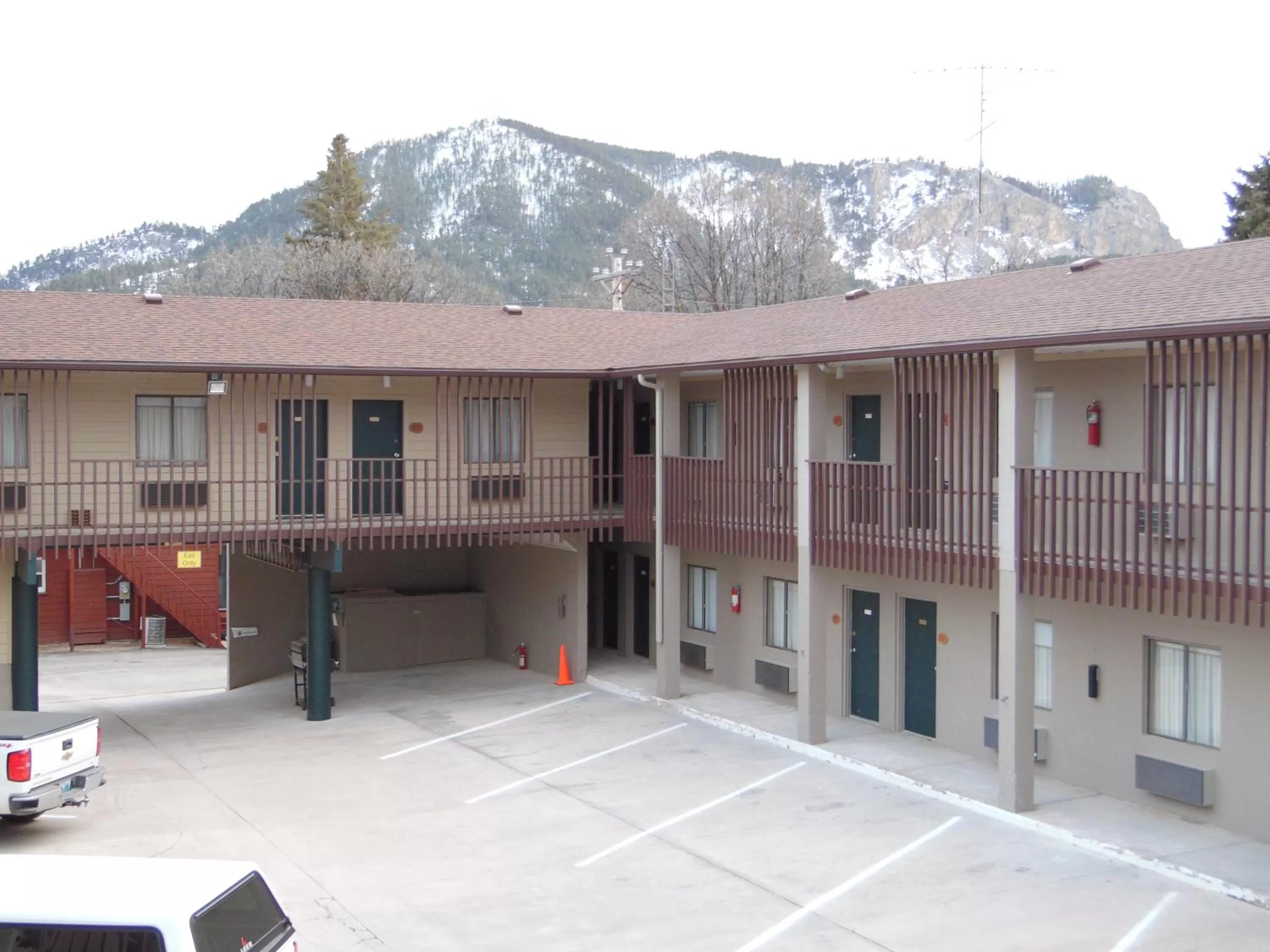 Bathroom in Bear Lodge Motel