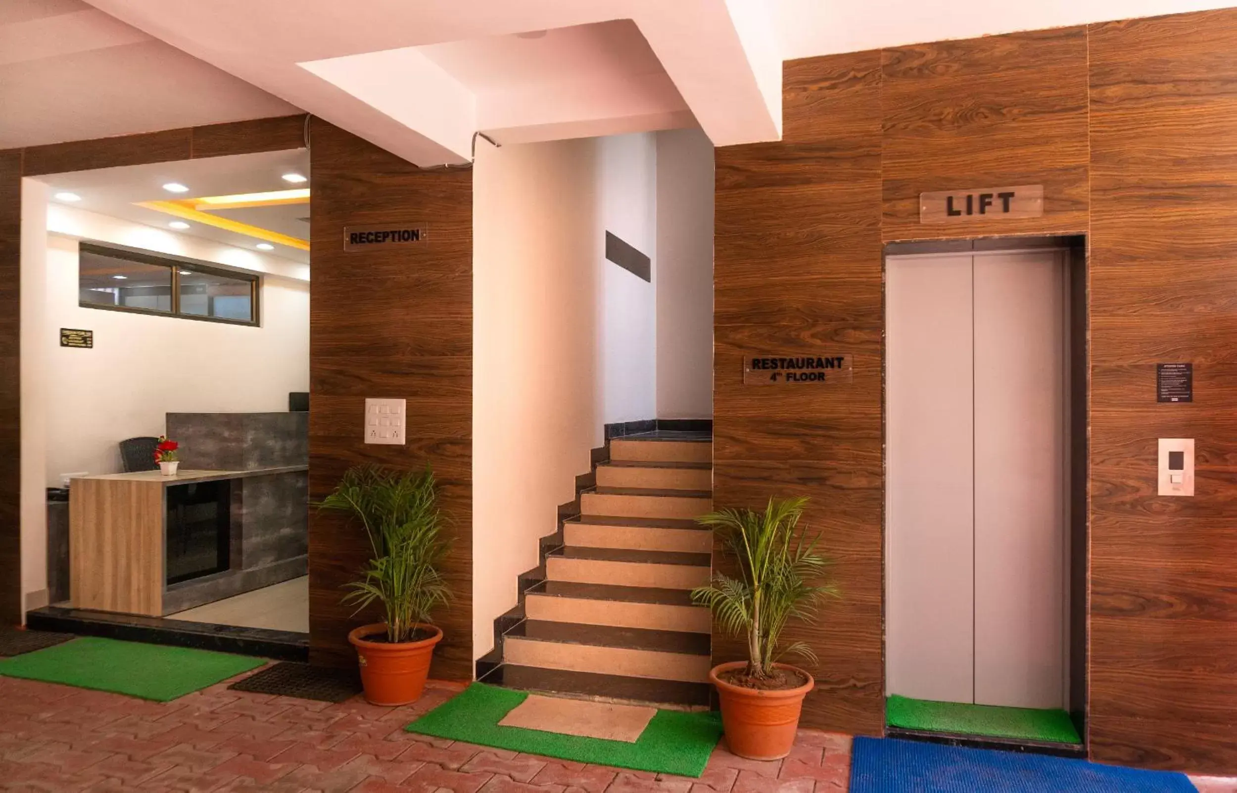 Facade/entrance in Sukoon Pearl inn Facade/entrance in Sukoon Pearl inn