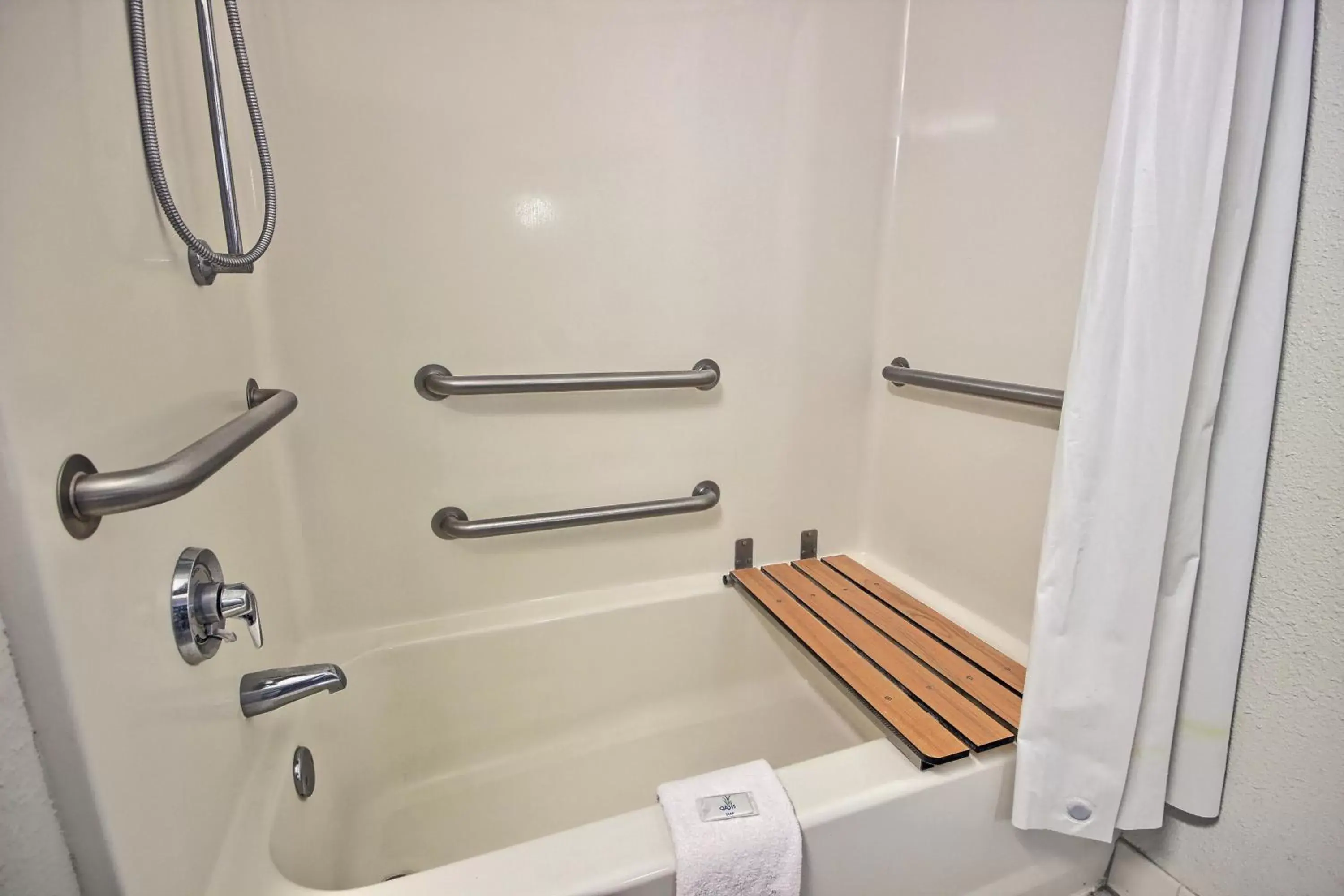 Bathroom in Motel 6-Porterville, CA Bathroom in Motel 6-Porterville, CA