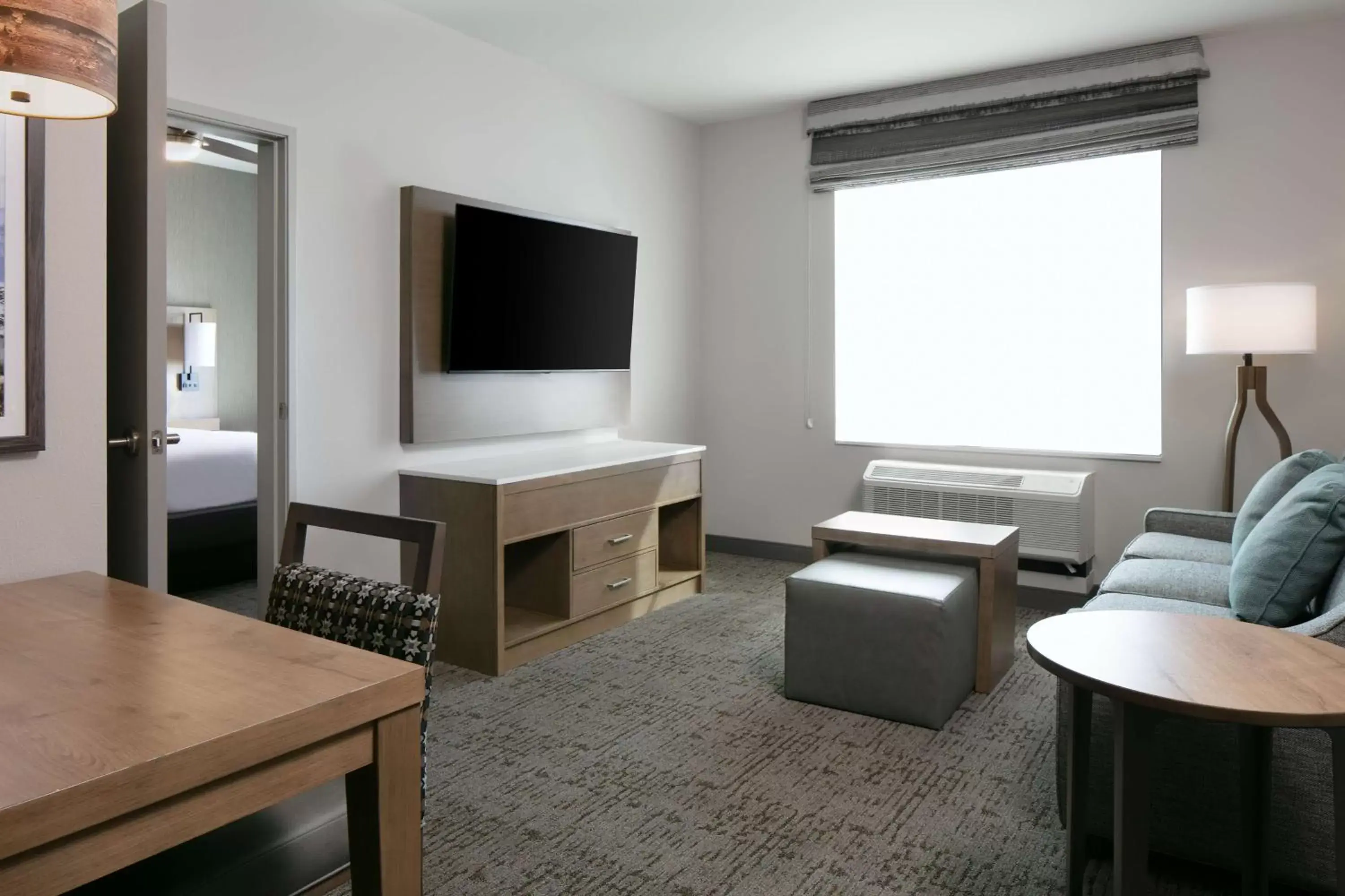 Living room, TV/Entertainment Center in Homewood Suites By Hilton Dillon