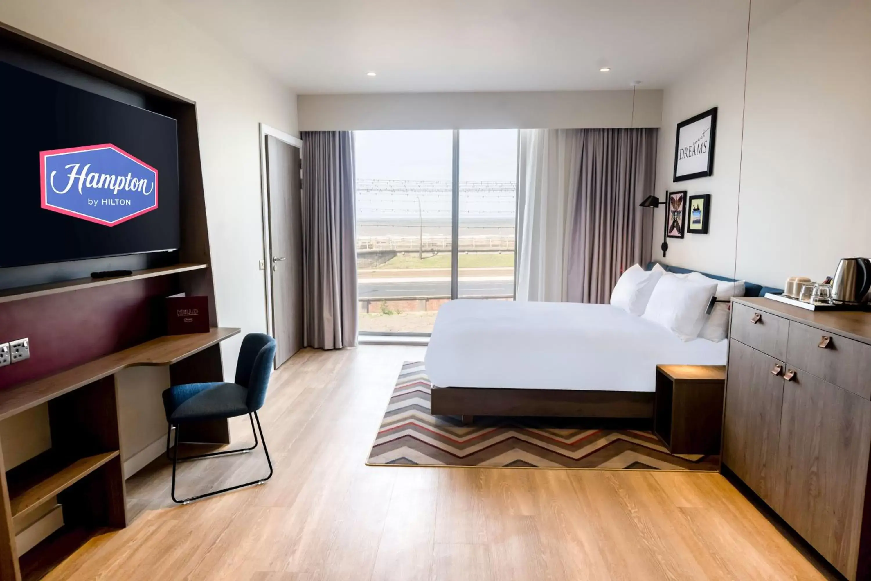 Bedroom, TV/Entertainment Center in Hampton By Hilton Blackpool