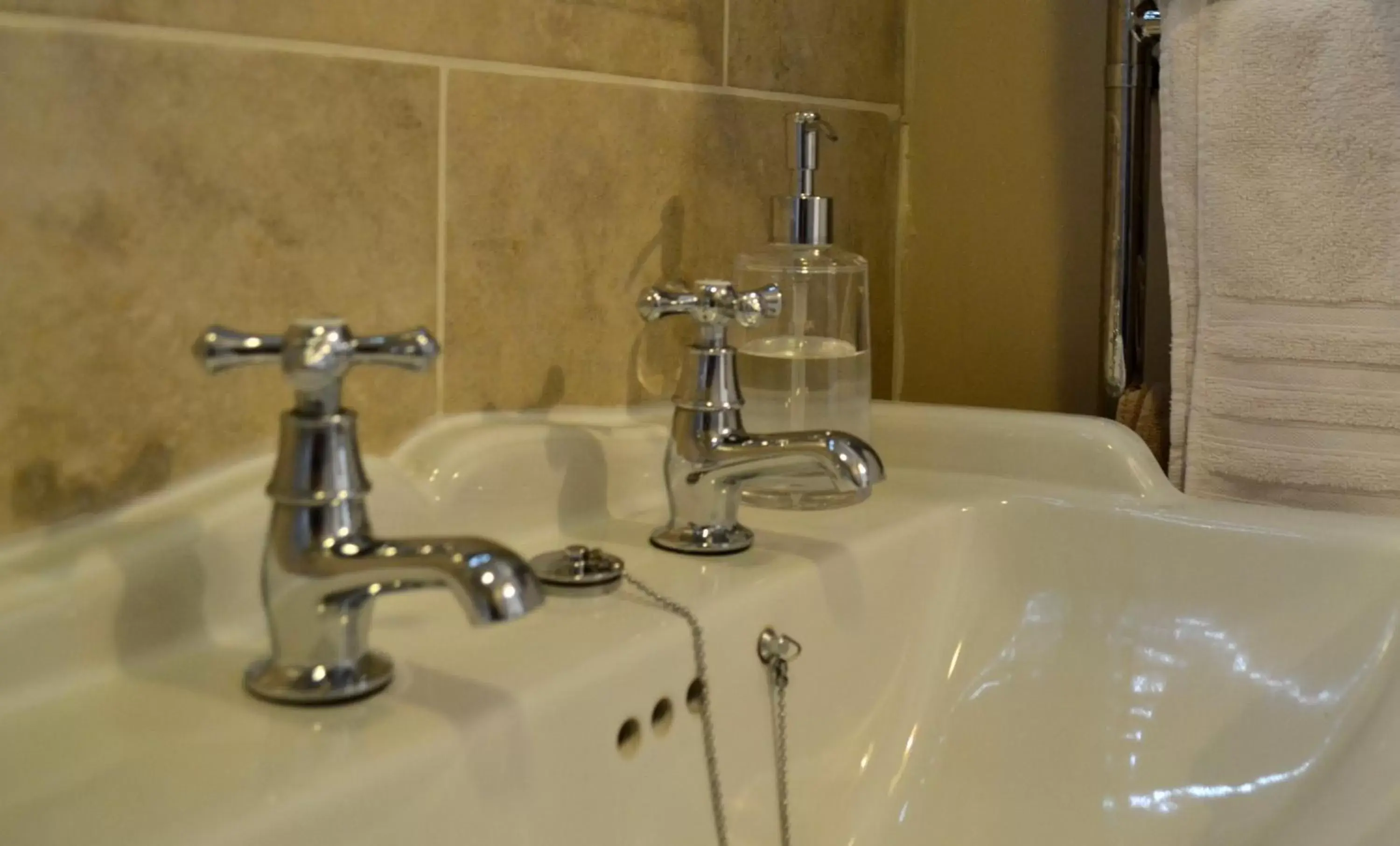 Bathroom in Broome Park Farm B&B