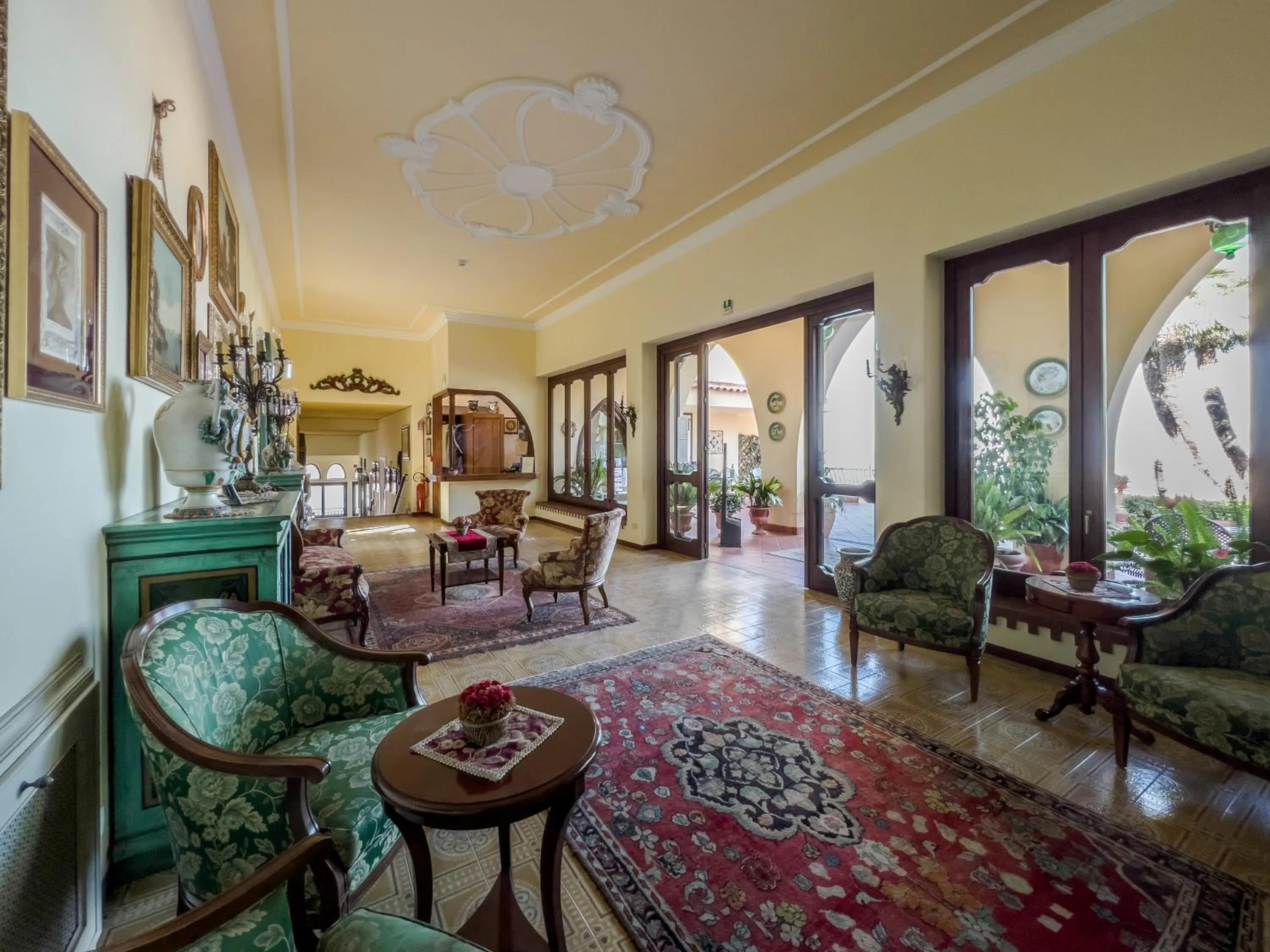 Lobby or reception in Hotel Sirius