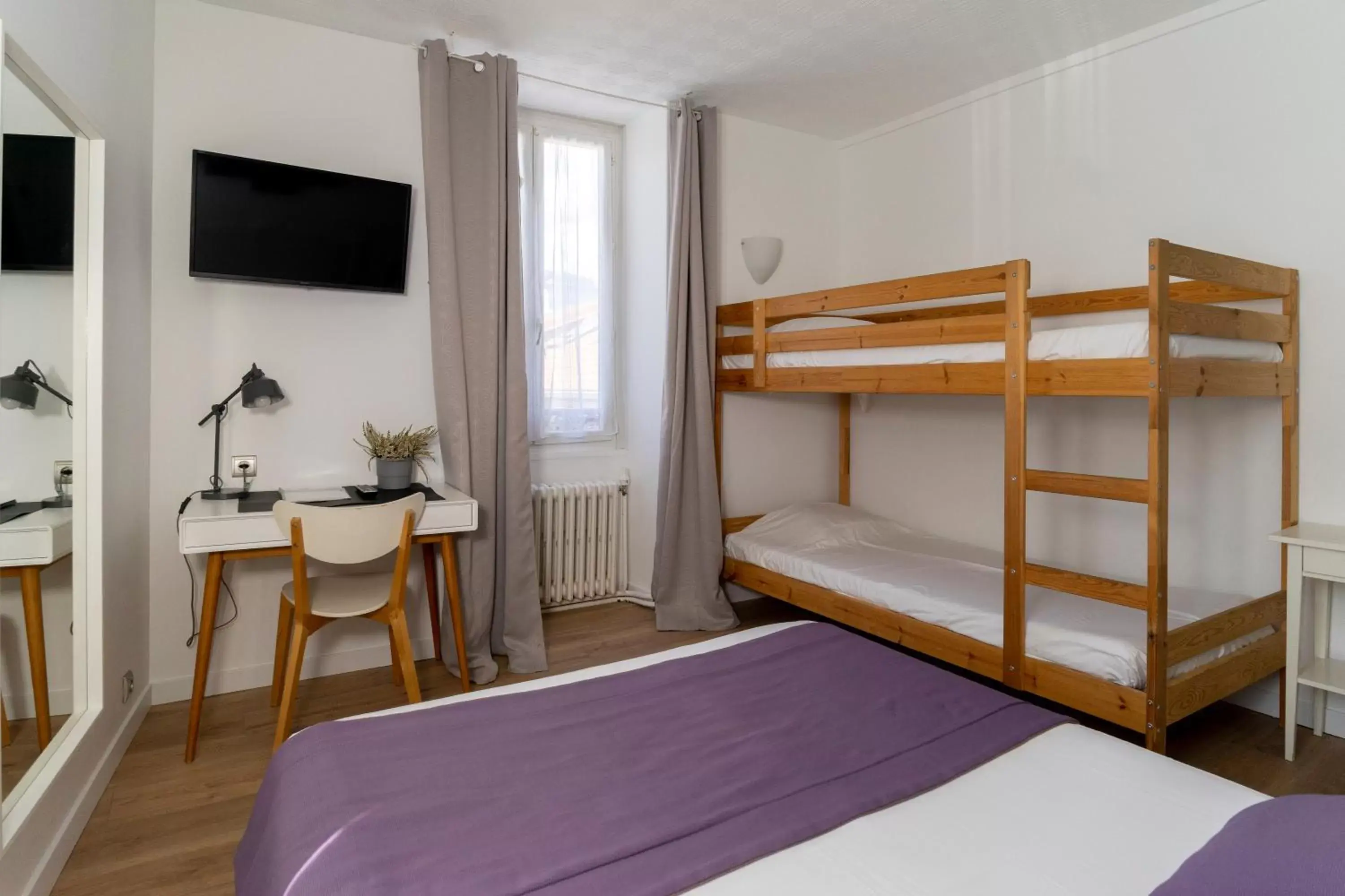 Bunk Bed in Hôtel du Midi