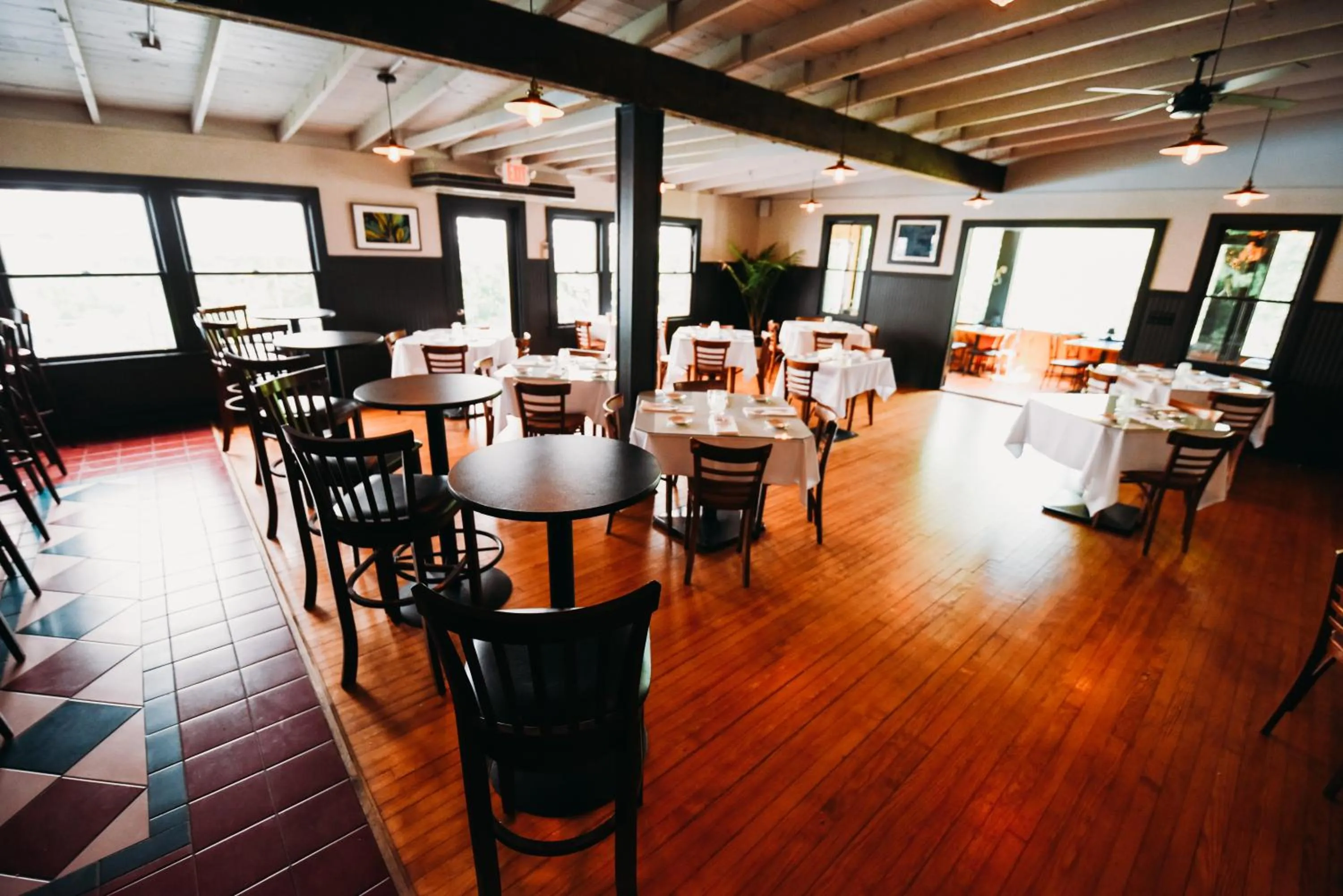 Restaurant/places to eat in Rainbow Mountain Resort - LGBTQ Friendly