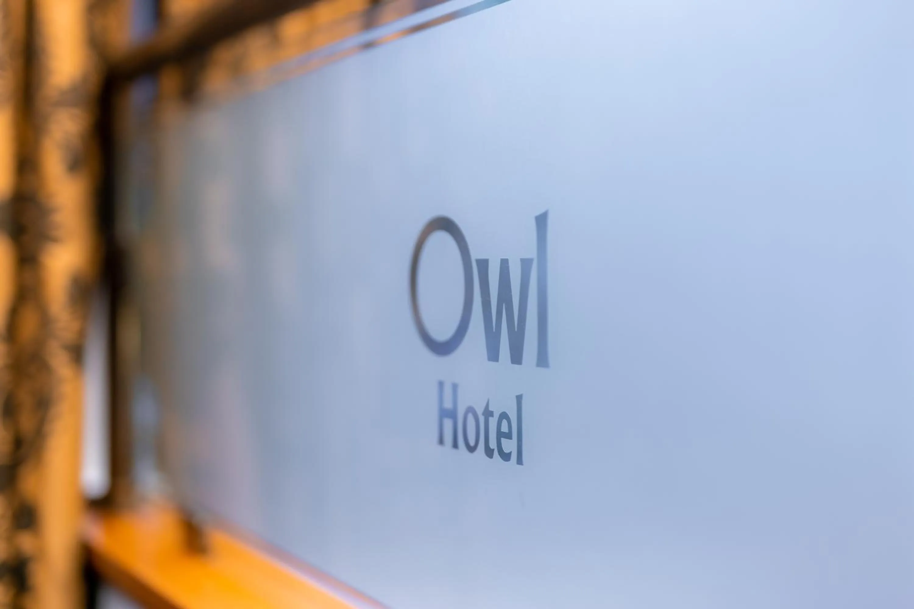 Logo/Certificate/Sign in Owl Hotel