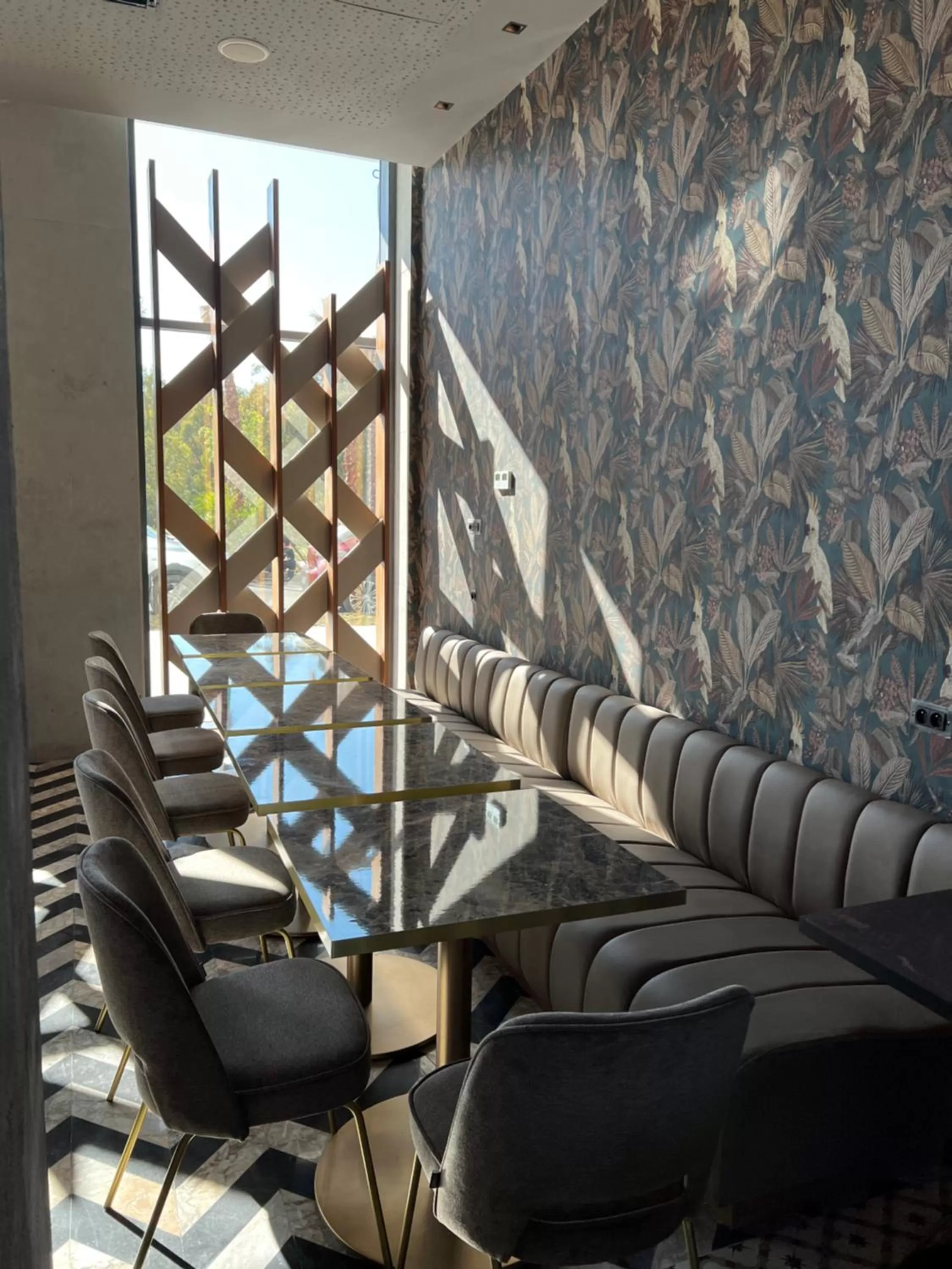 Restaurant/places to eat in Occidental Tanger