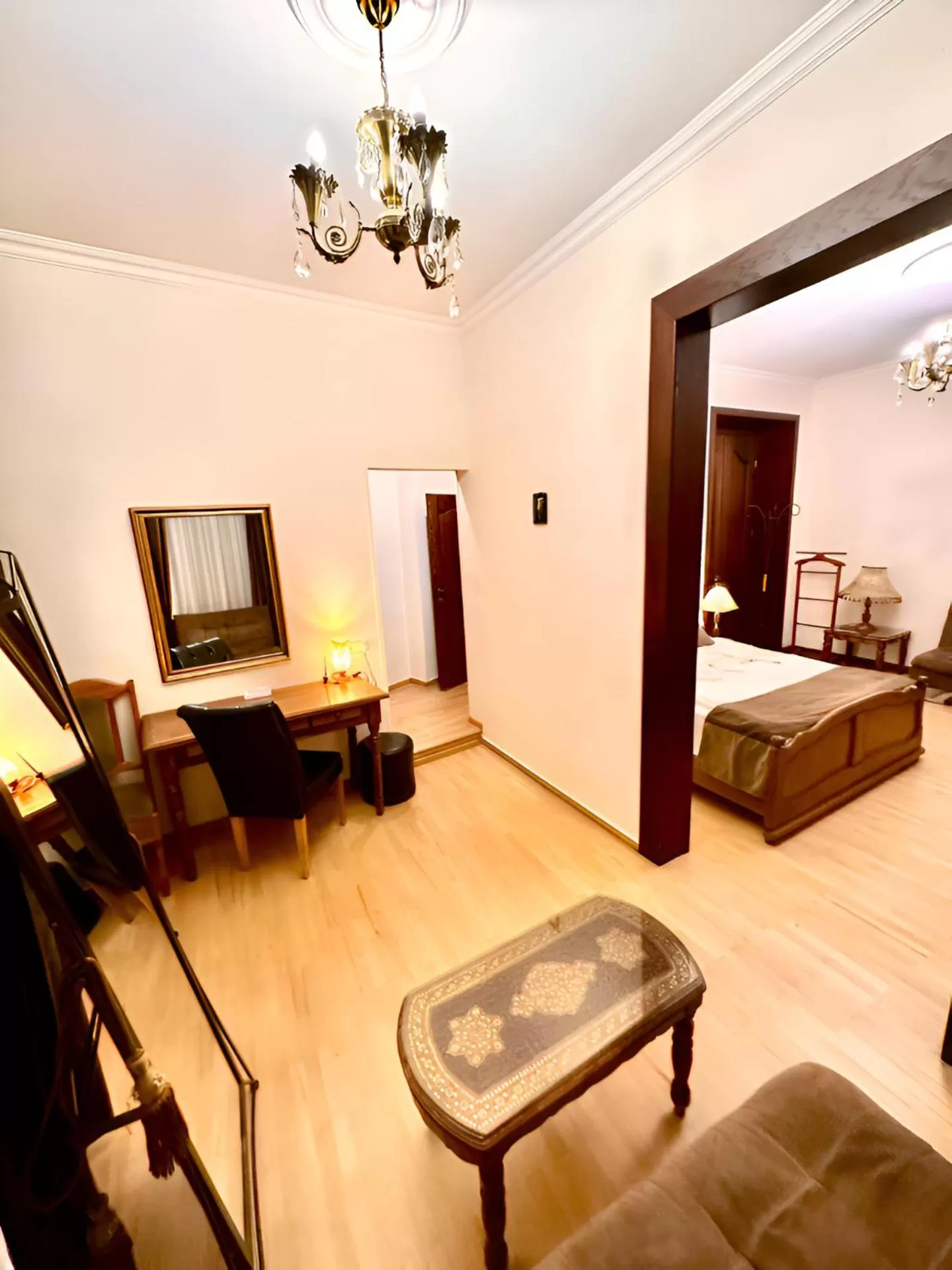 Living room, Bed in Hotel British House