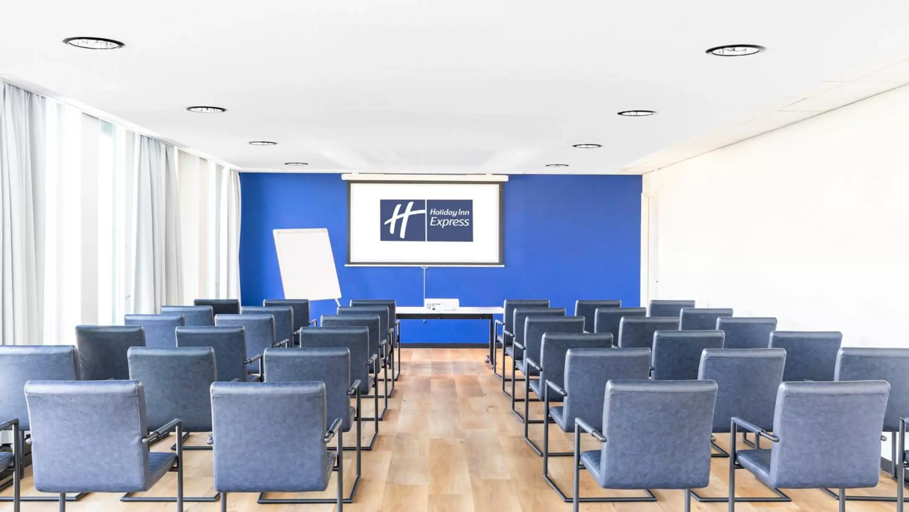 Meeting/conference room in Holiday Inn Express Utrecht - Papendorp, an IHG Hotel