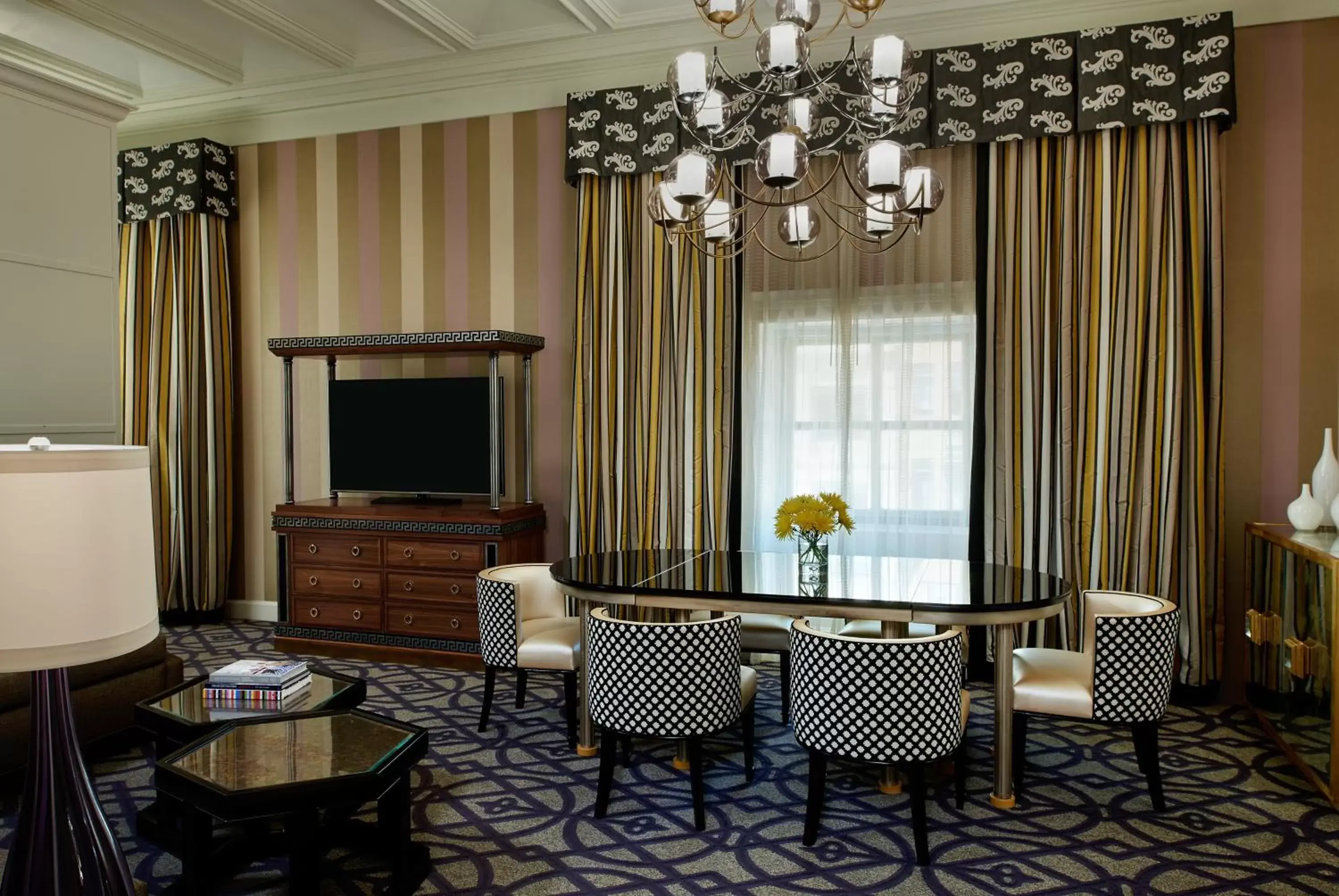 Photo of the whole room, Seating Area in Kimpton Hotel Monaco Washington DC, an IHG Hotel